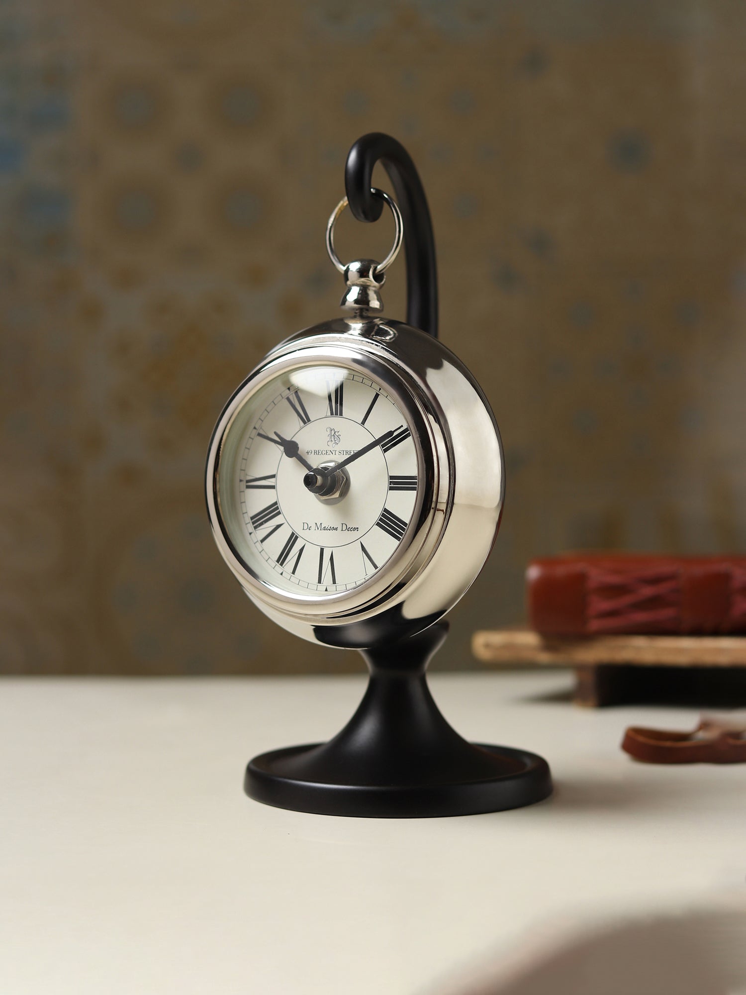 Seishi Table clock