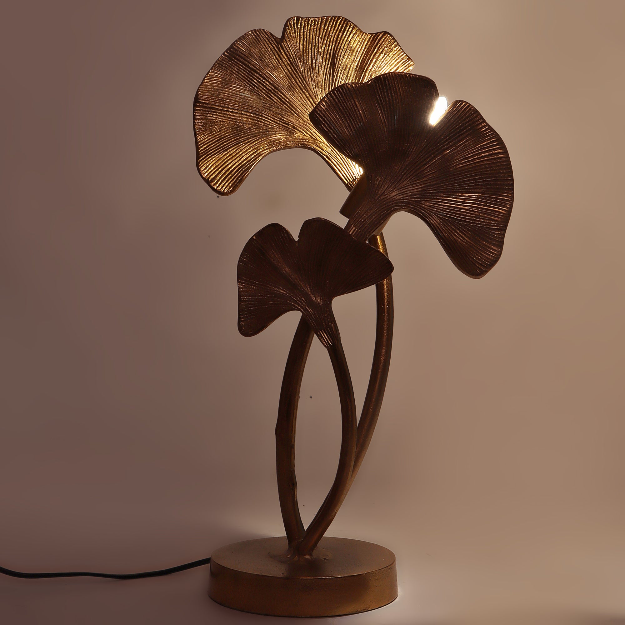 Trinity Gold Leaves lamp