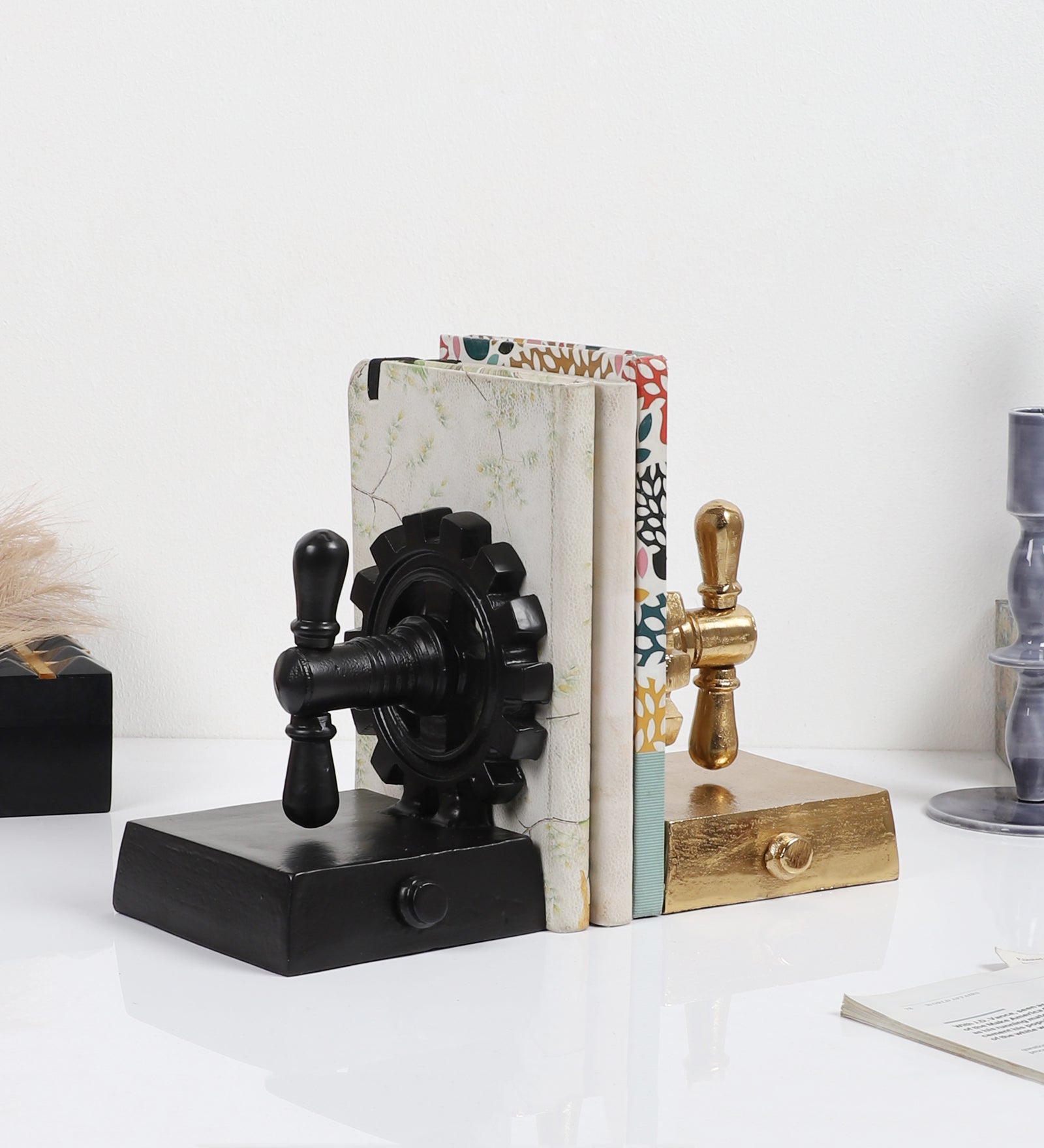 The Gearlock Bookend Black & Gold