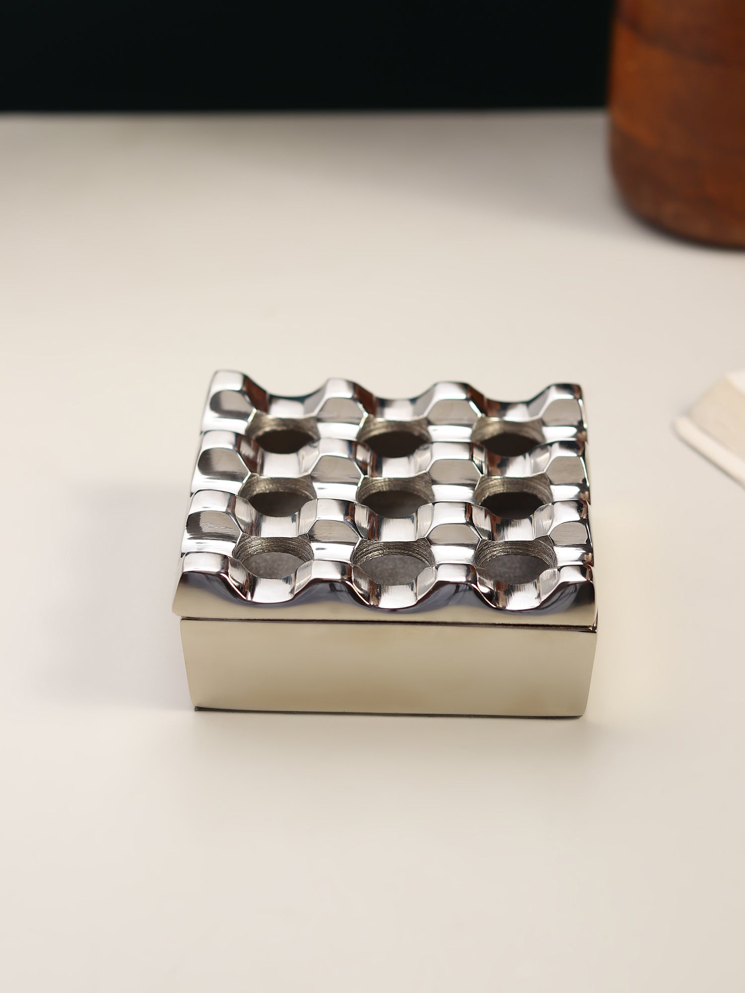 Alaric’s ashtray in silver