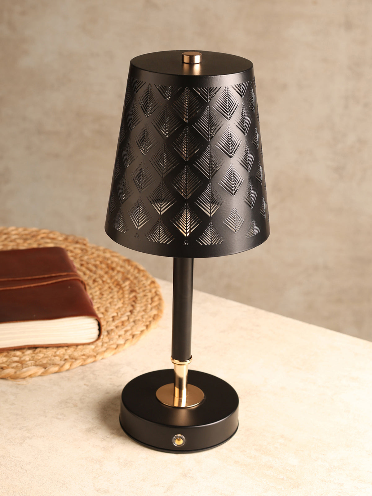 Cavelle Black Table Lamp