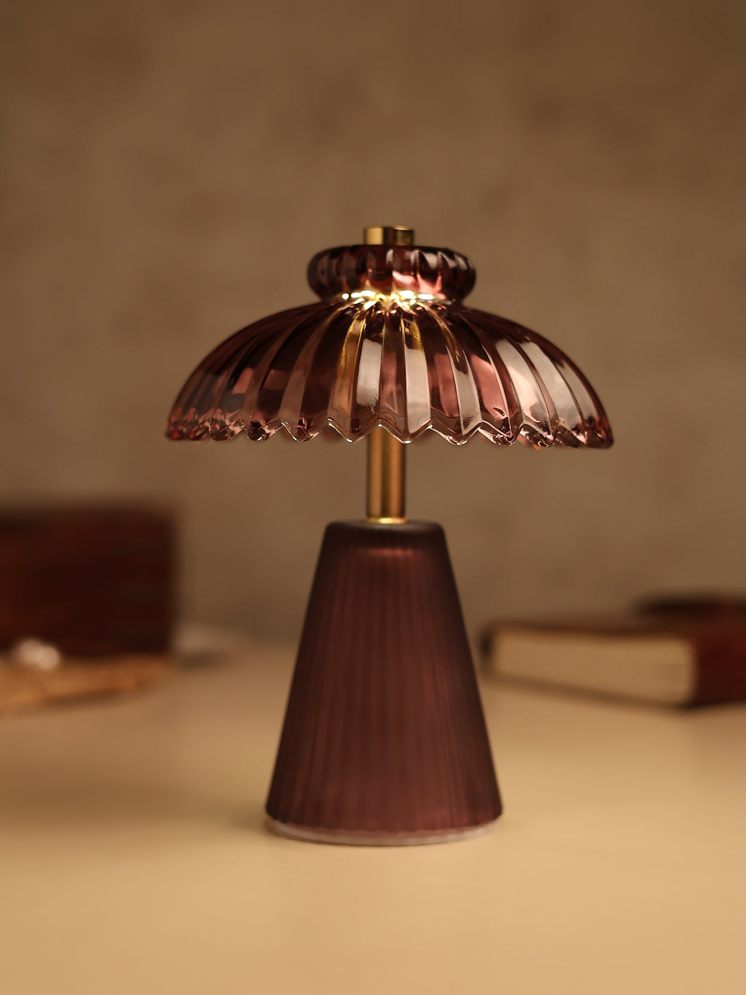 Cressa Crystelle Purple Glass Lamp
