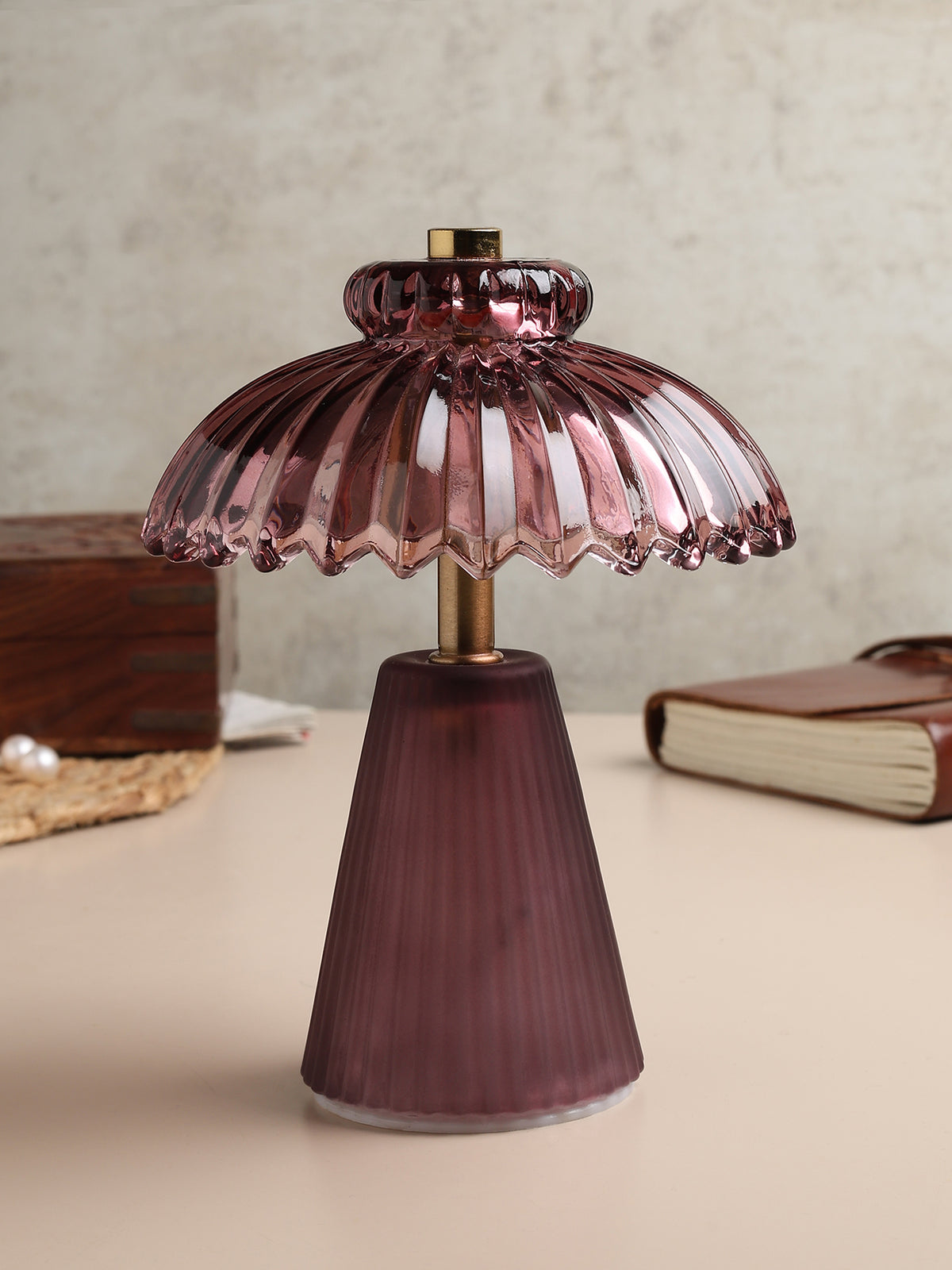 Cressa Crystelle Purple Glass Lamp