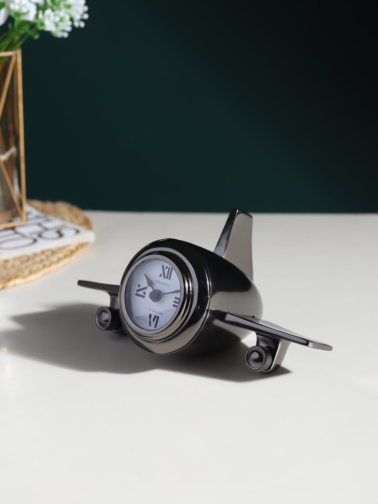 Retro Wing Table Clock