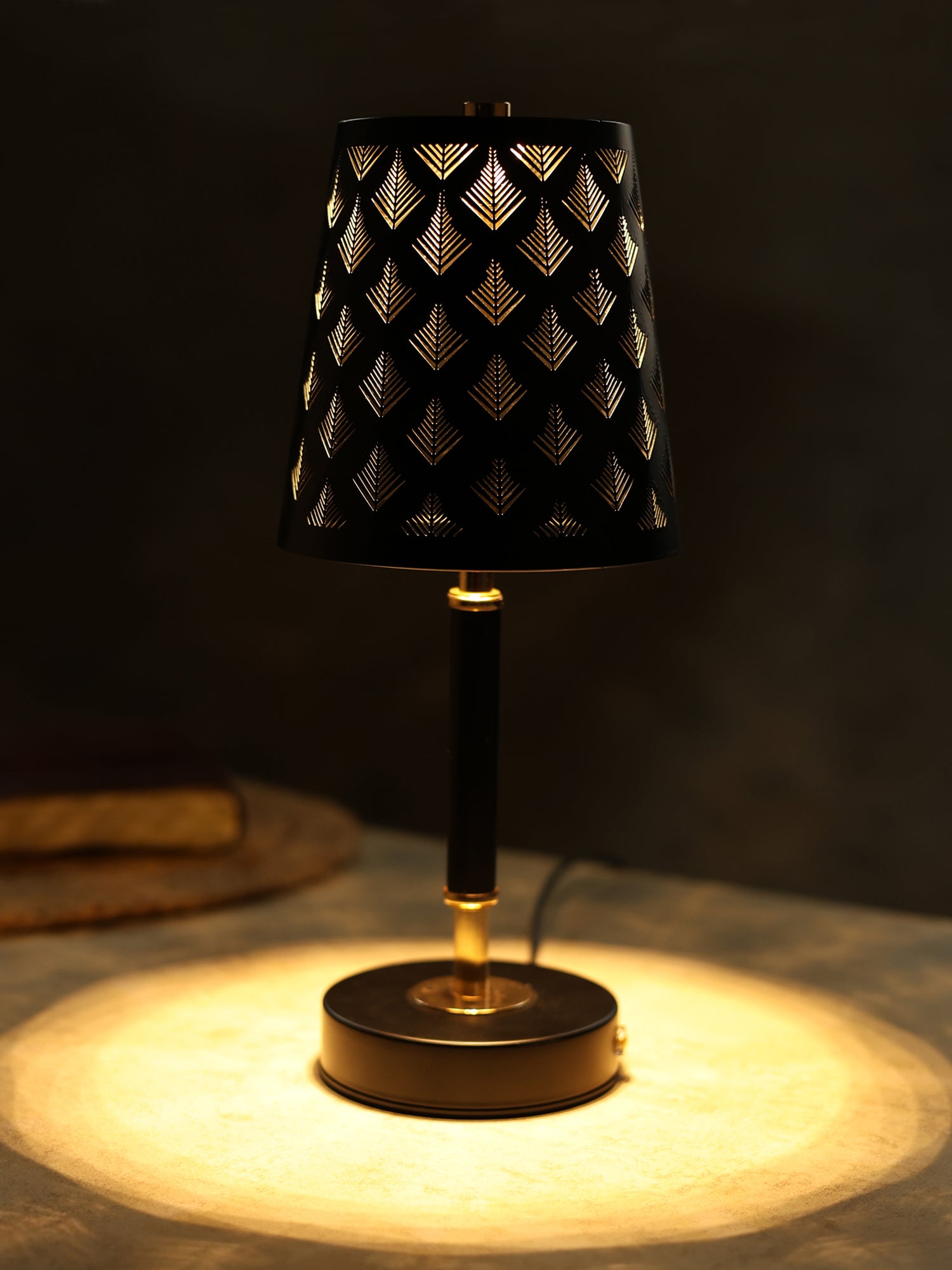 Cavelle Black Table Lamp