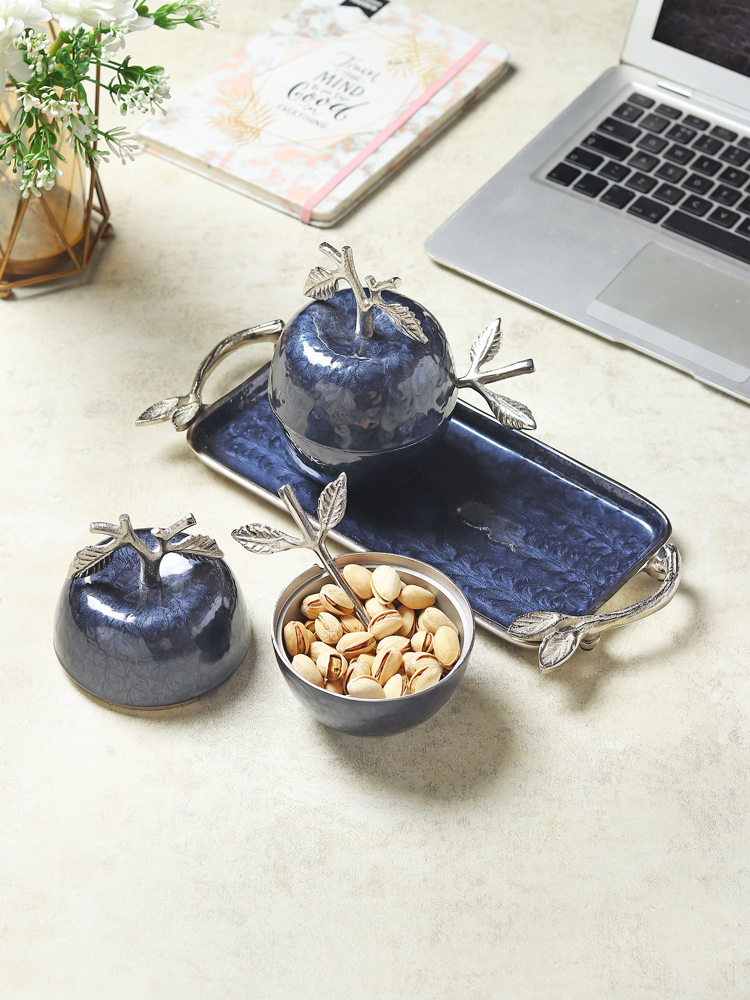 Dravelion Blue Pearl Apple Set