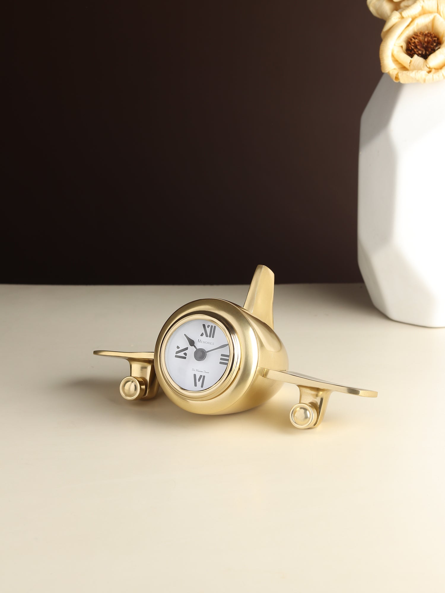 Retro Wing Table Clock
