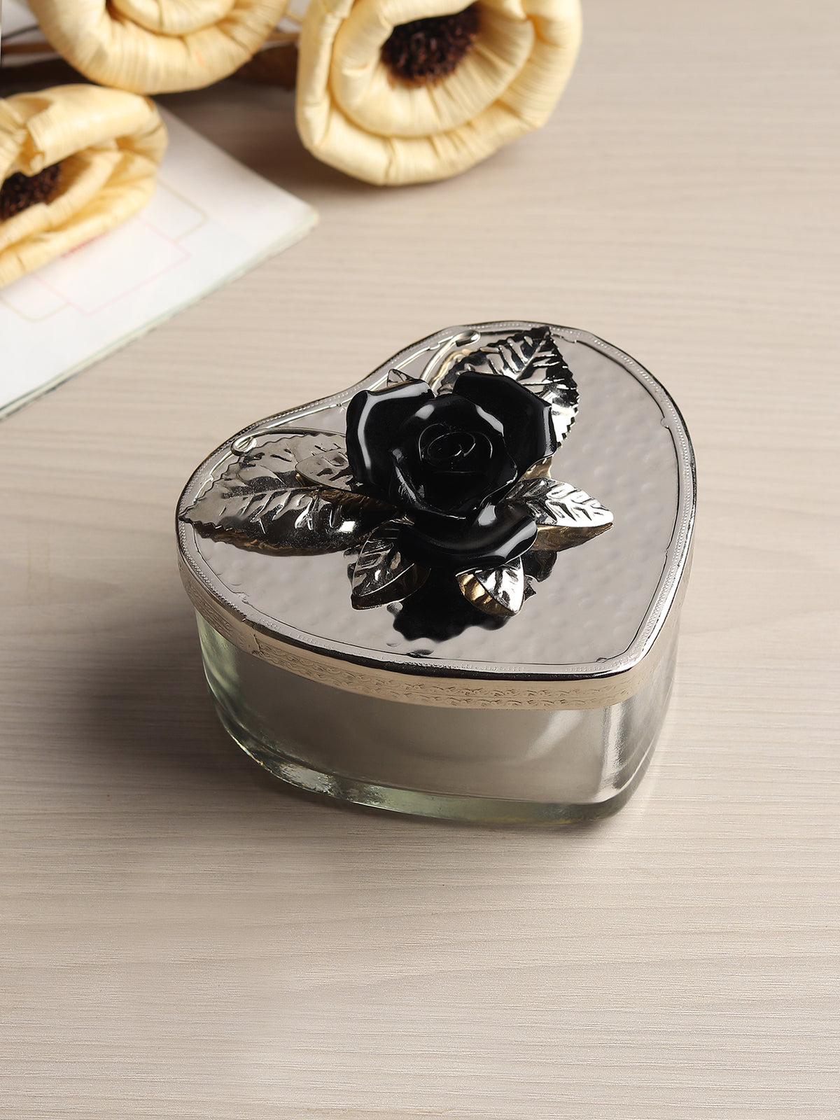 Petal Eclat Black Heart Storage Box