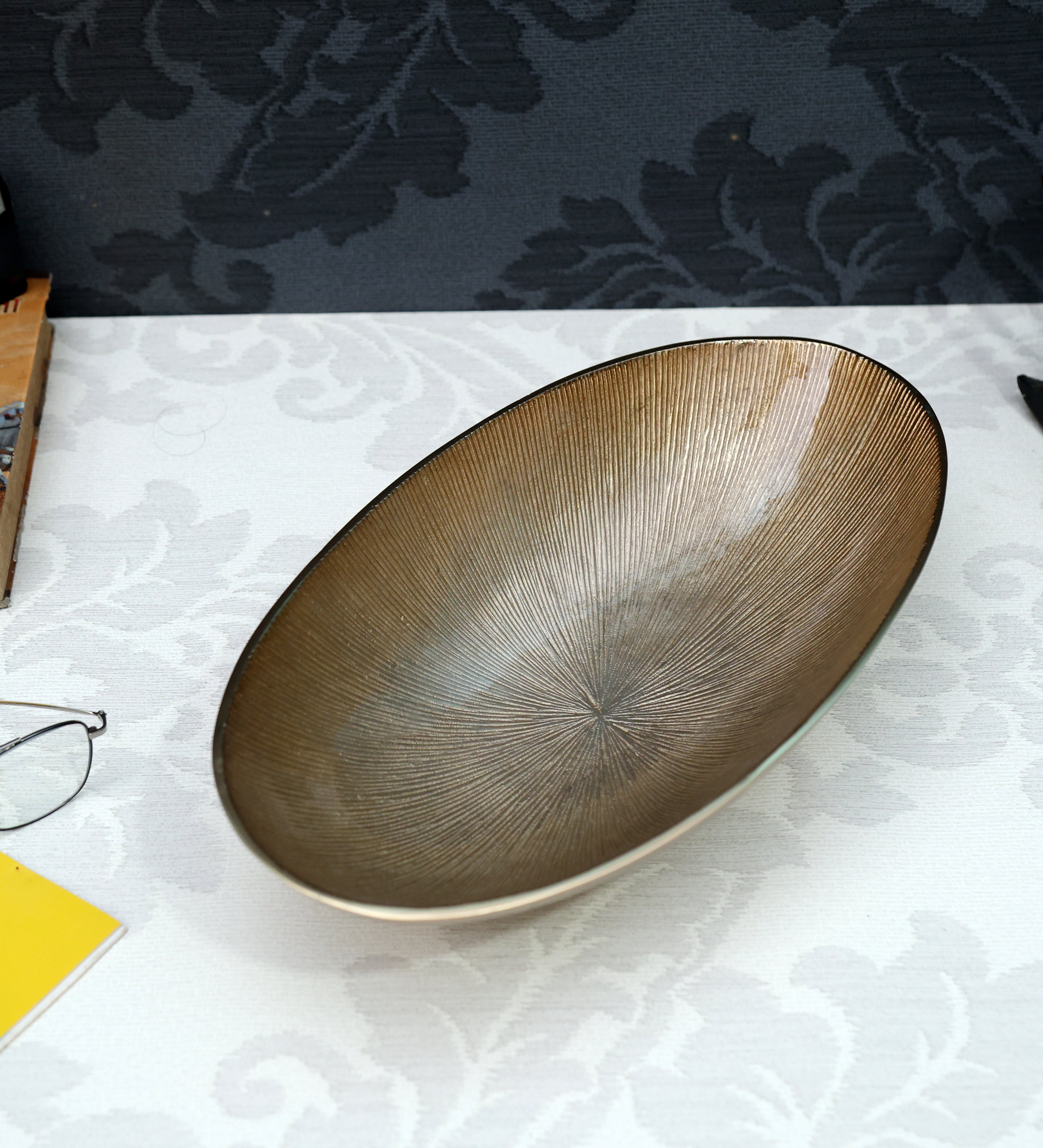 The Shining Accent Serving Bowl