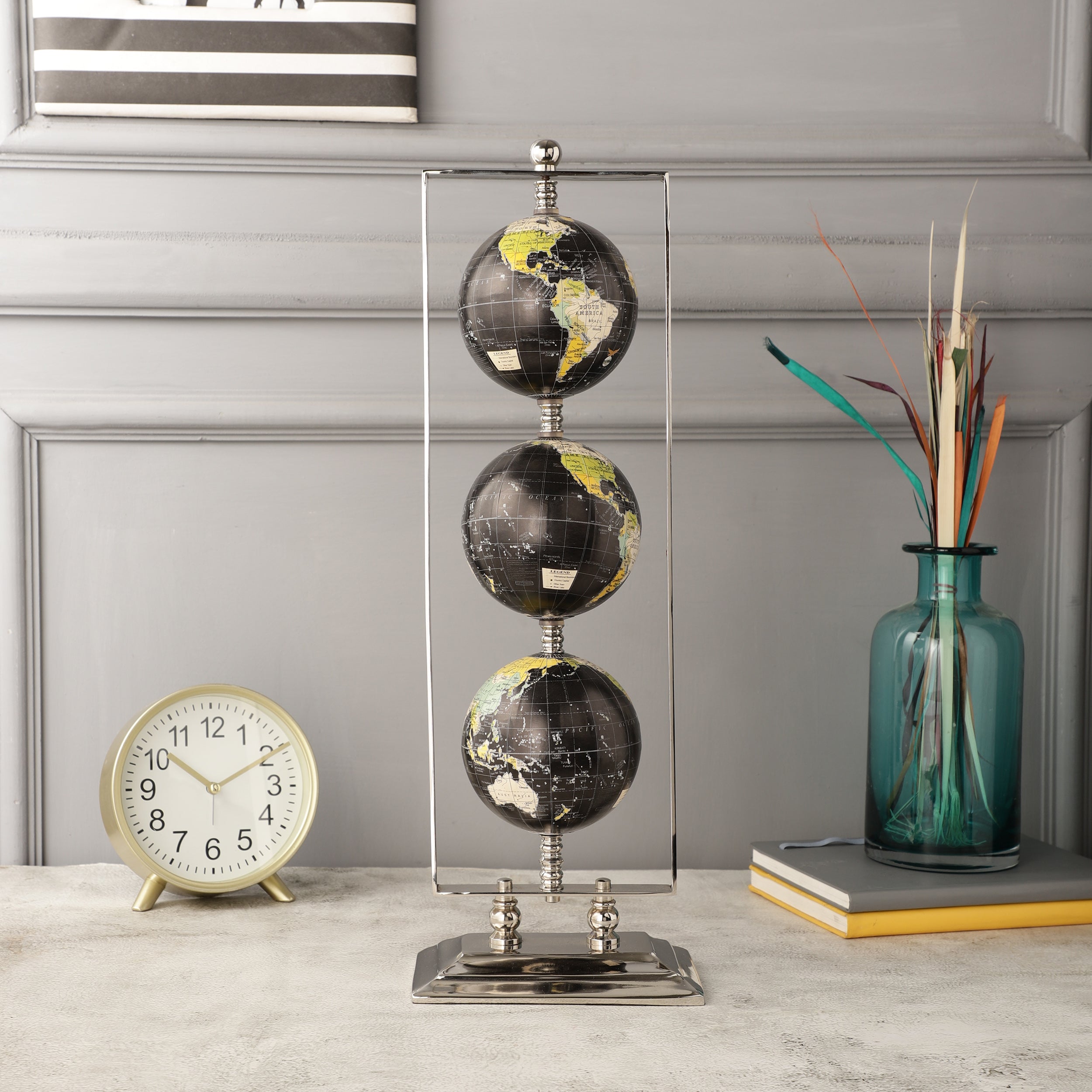 Triple Vertical Globe Stand