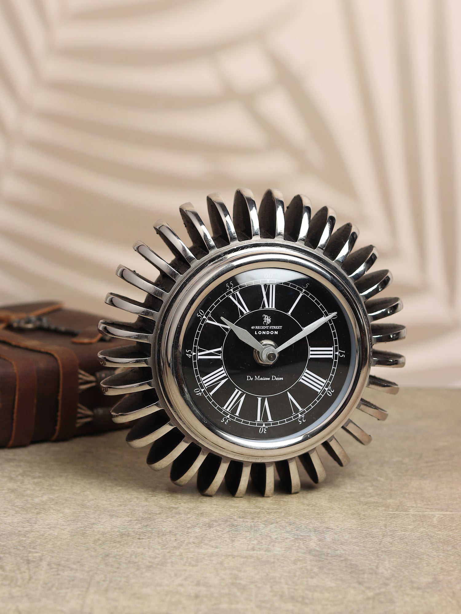 EdgeSculpt table clock