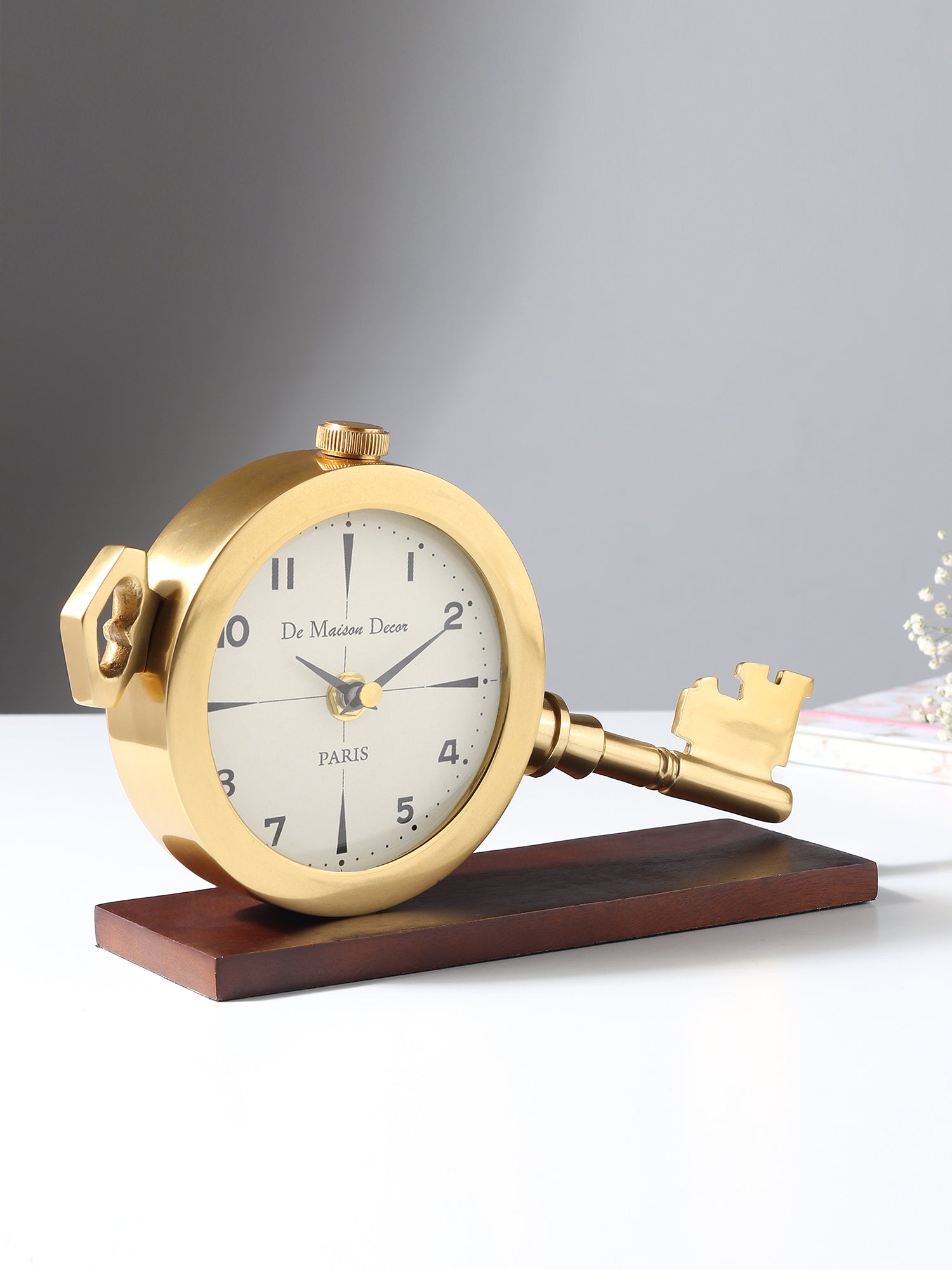 Areios Table clock in Gold