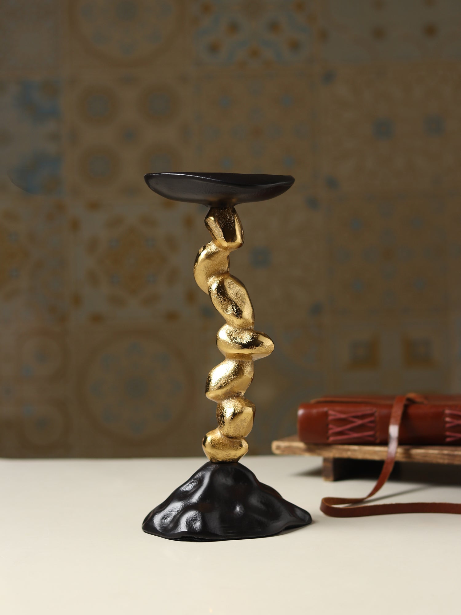 Stones Orivia Candle Holder Small Black