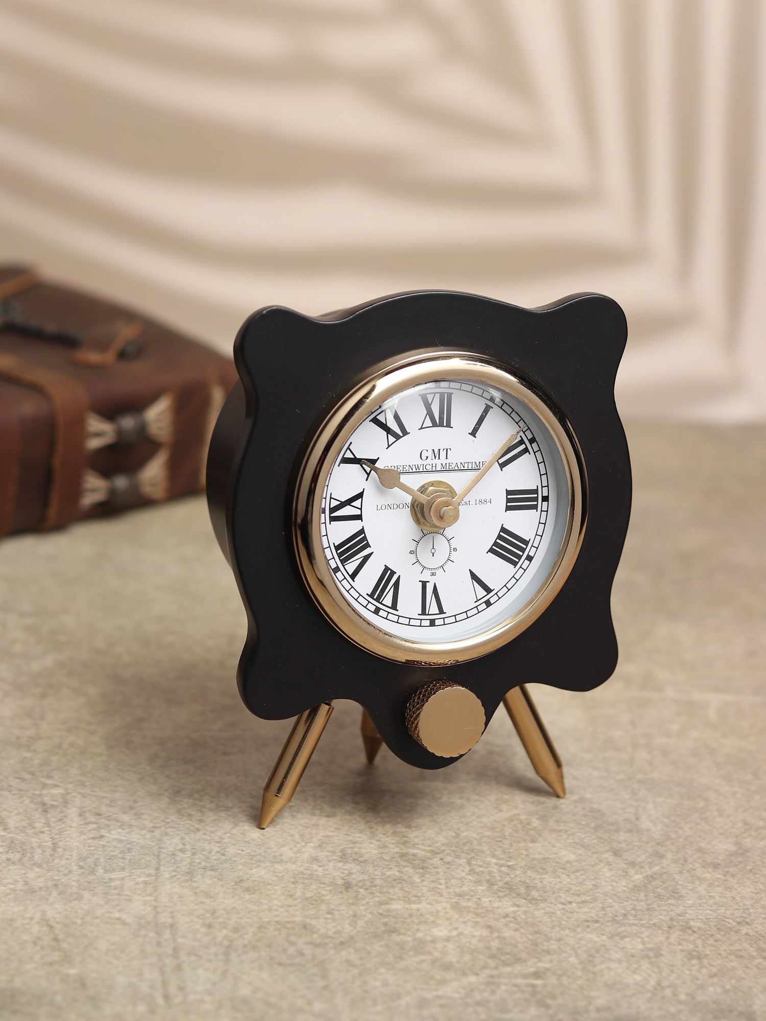 Pixel Pulse Table Clock