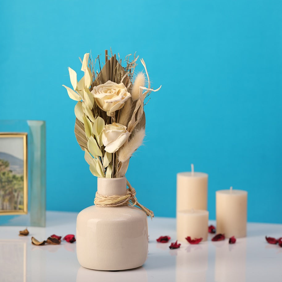 Lea Dried Yellow Delight small vase