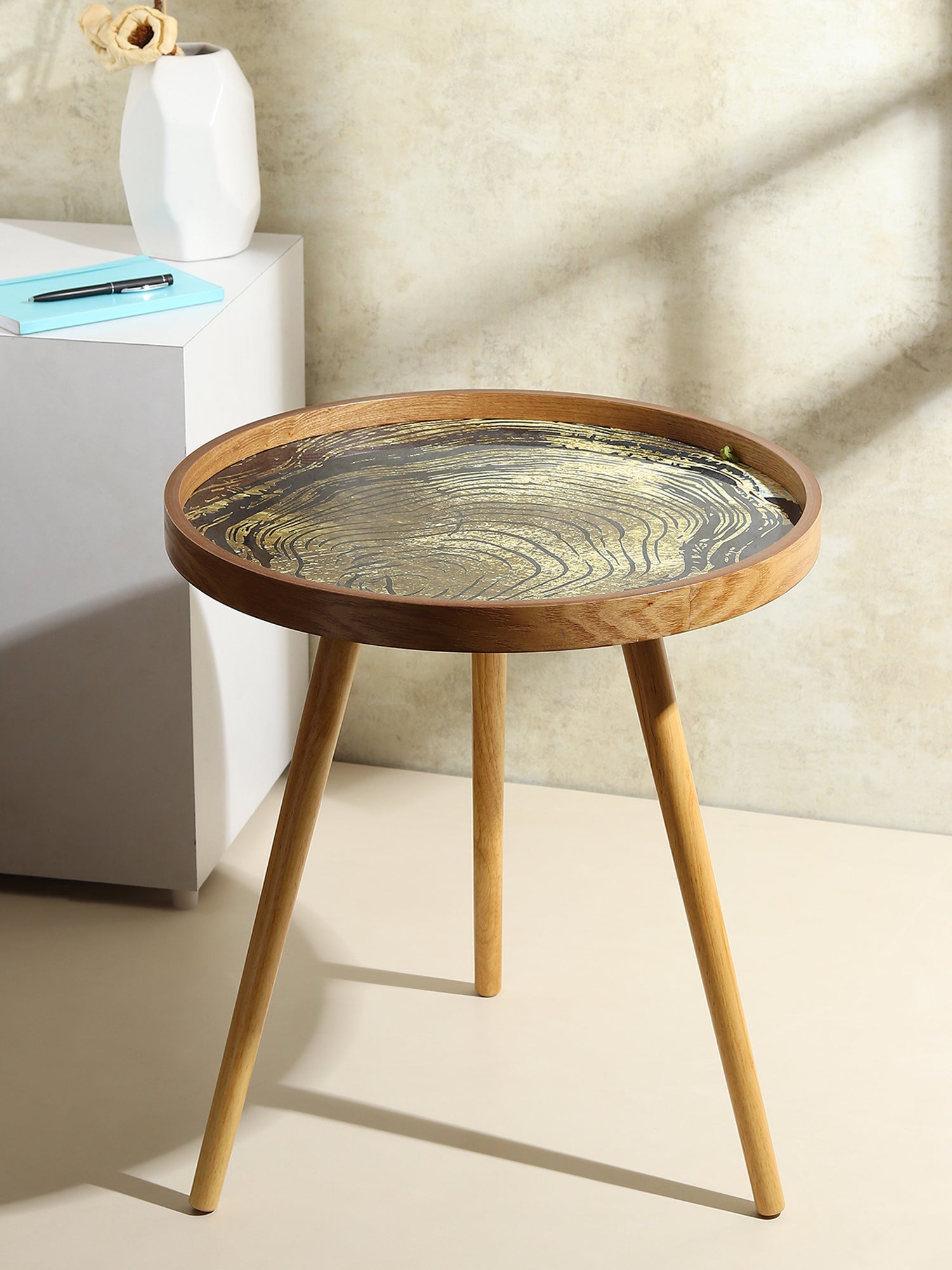 Oakveil Brown Table Large