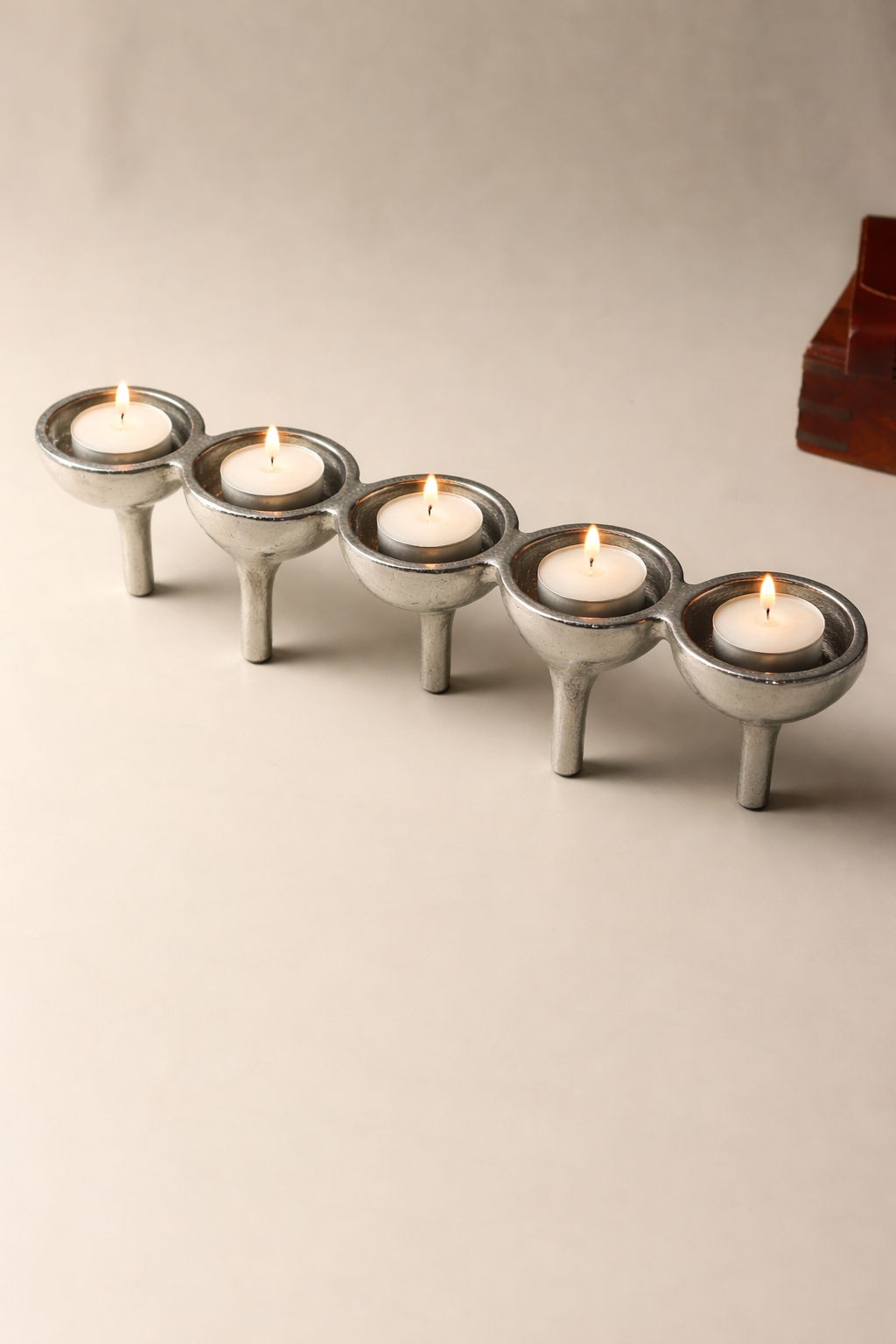 Rivera Candle & T-Light holder in Silver medium Size