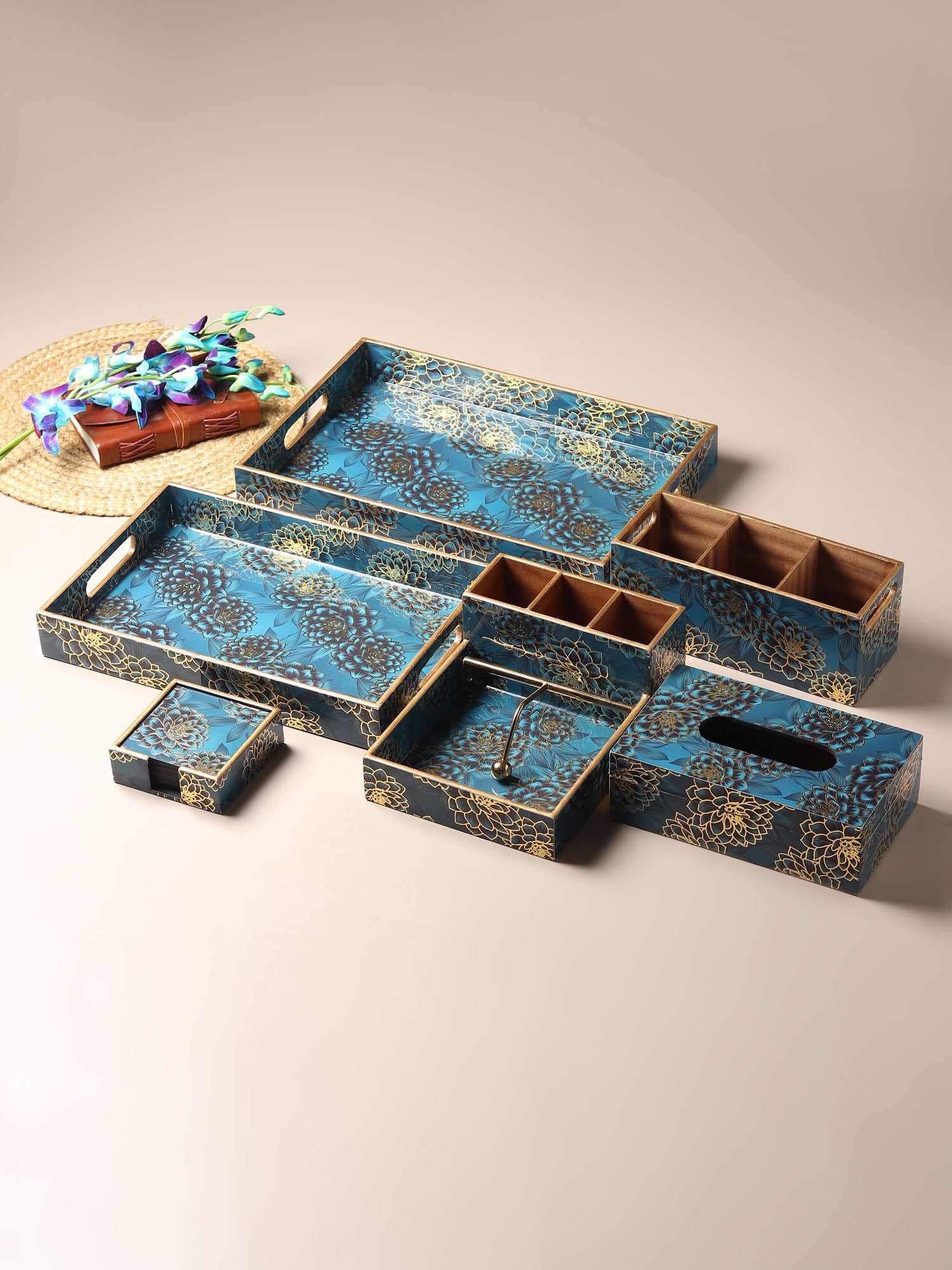 Sapphire Wreath Wooden Coaster with Stand (Set of 6)