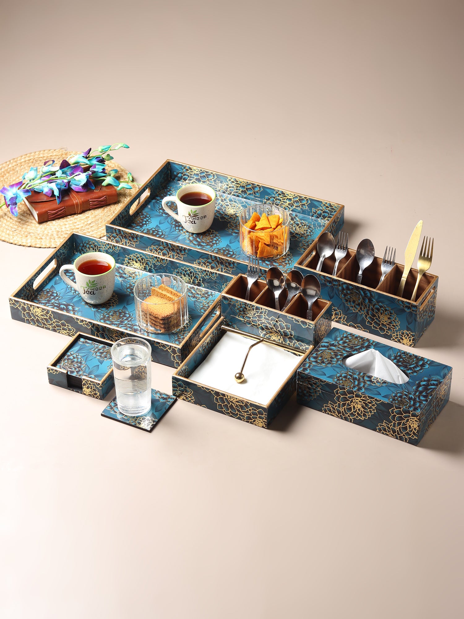 Sapphire Wreath Wooden Coaster with Stand (Set of 6)