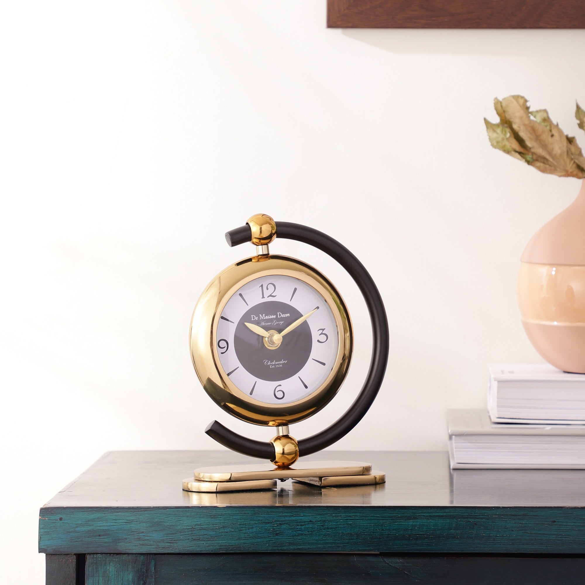 Aleksi 3 mini clock in black and gold
