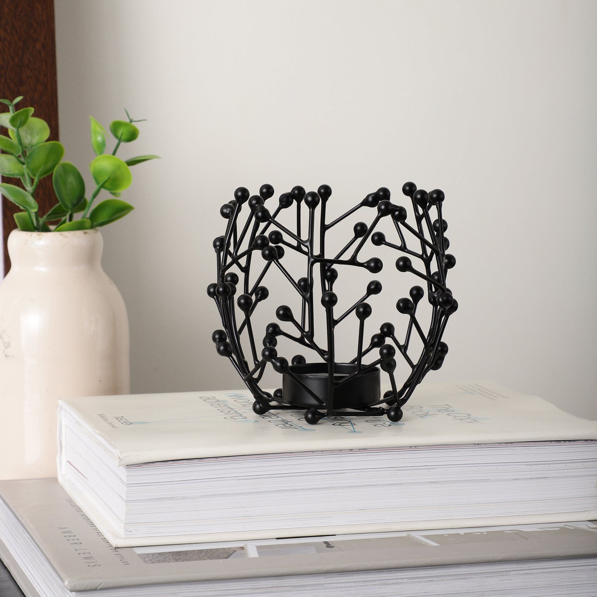 Juanita T-light Holder in Black