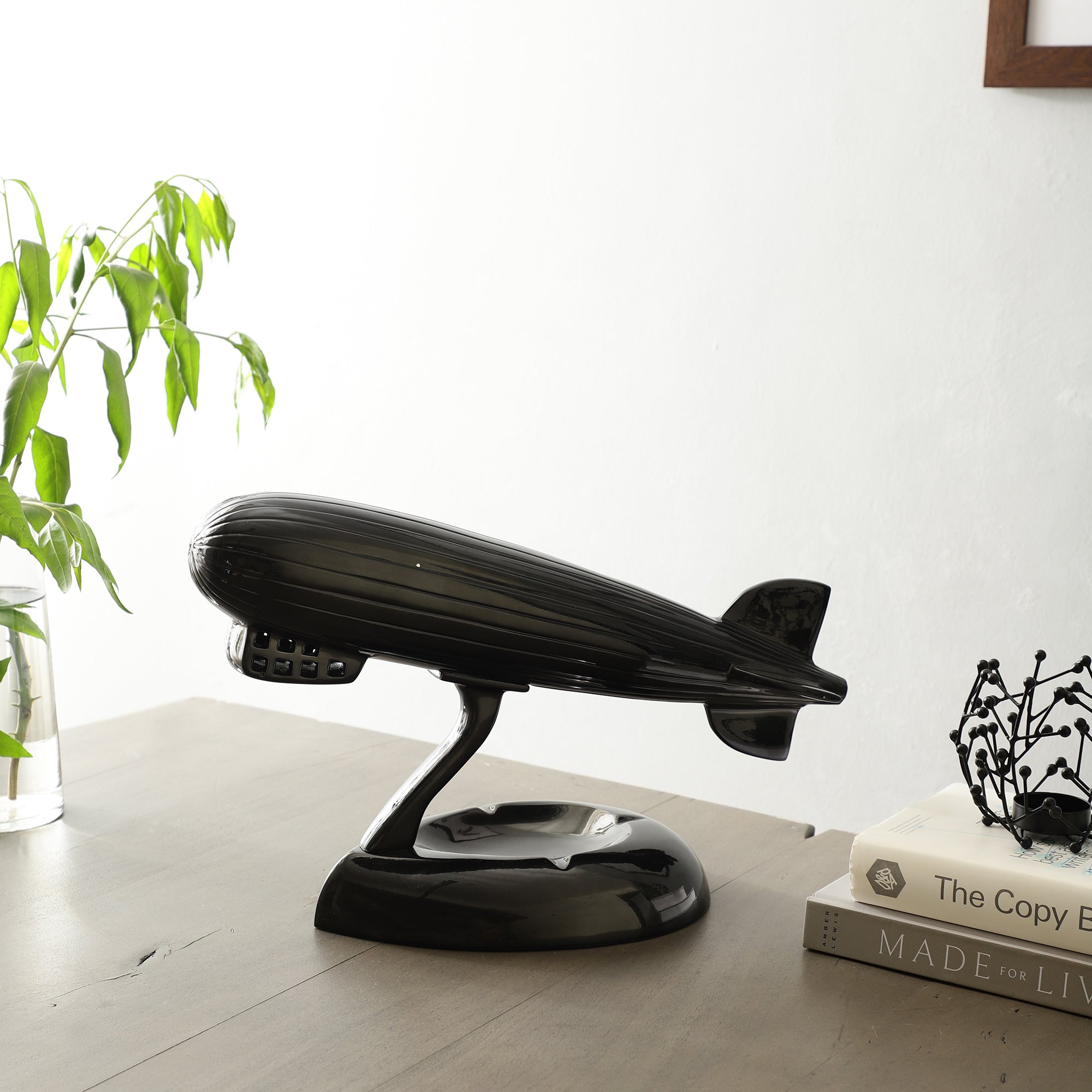 Zeppelin Metal Decorative Sculpture