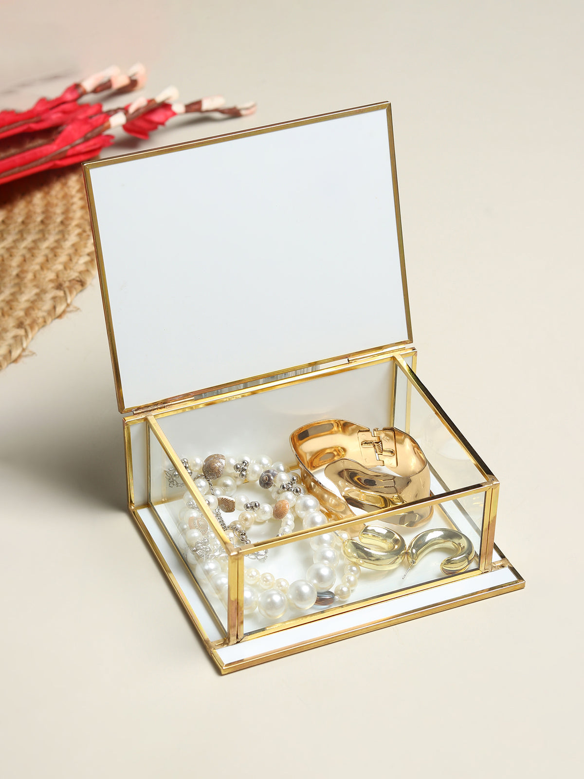 Livia's Flower Small Glass jewelry Box