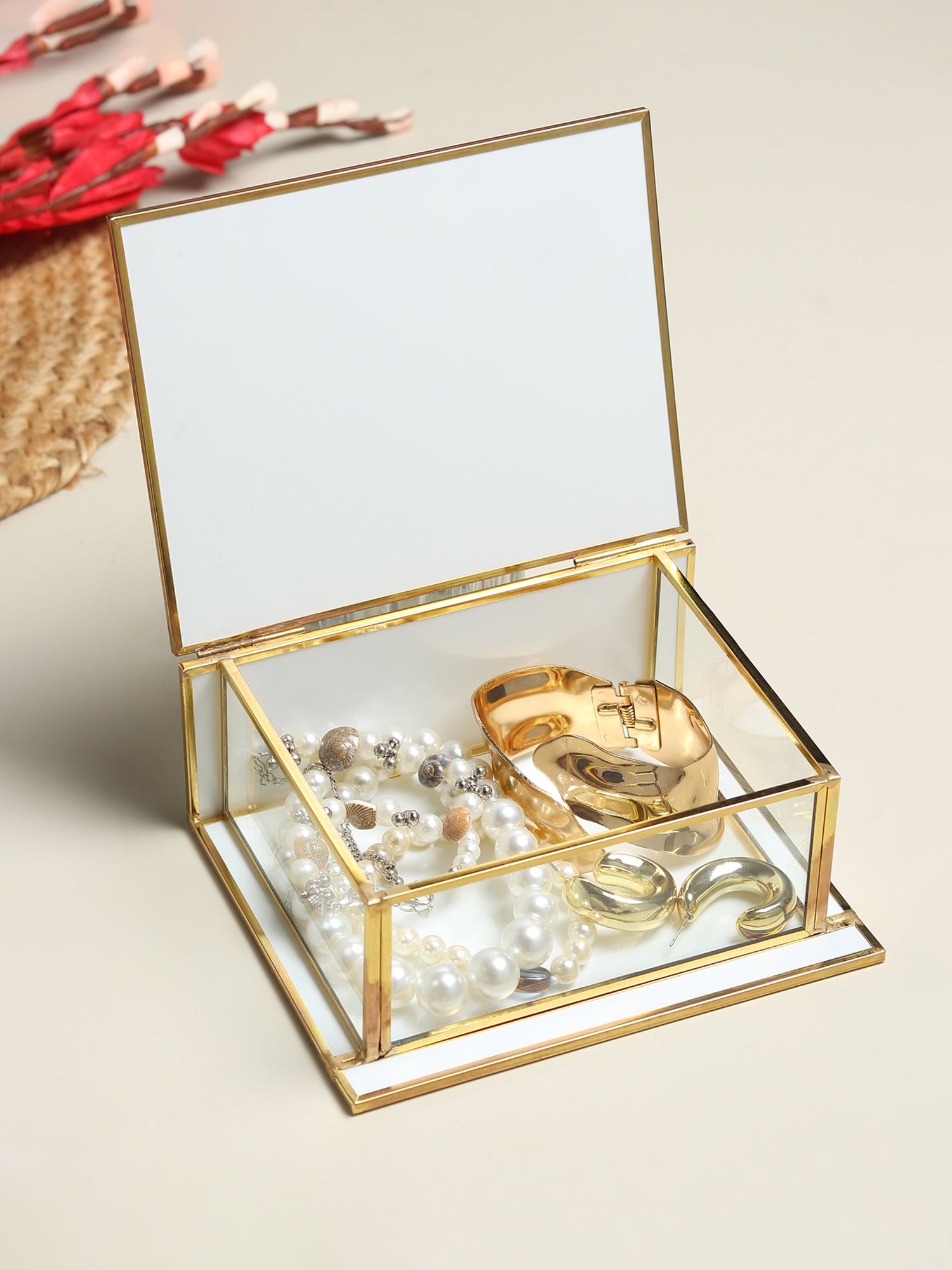 Livia's Flower Small Glass jewelry Box