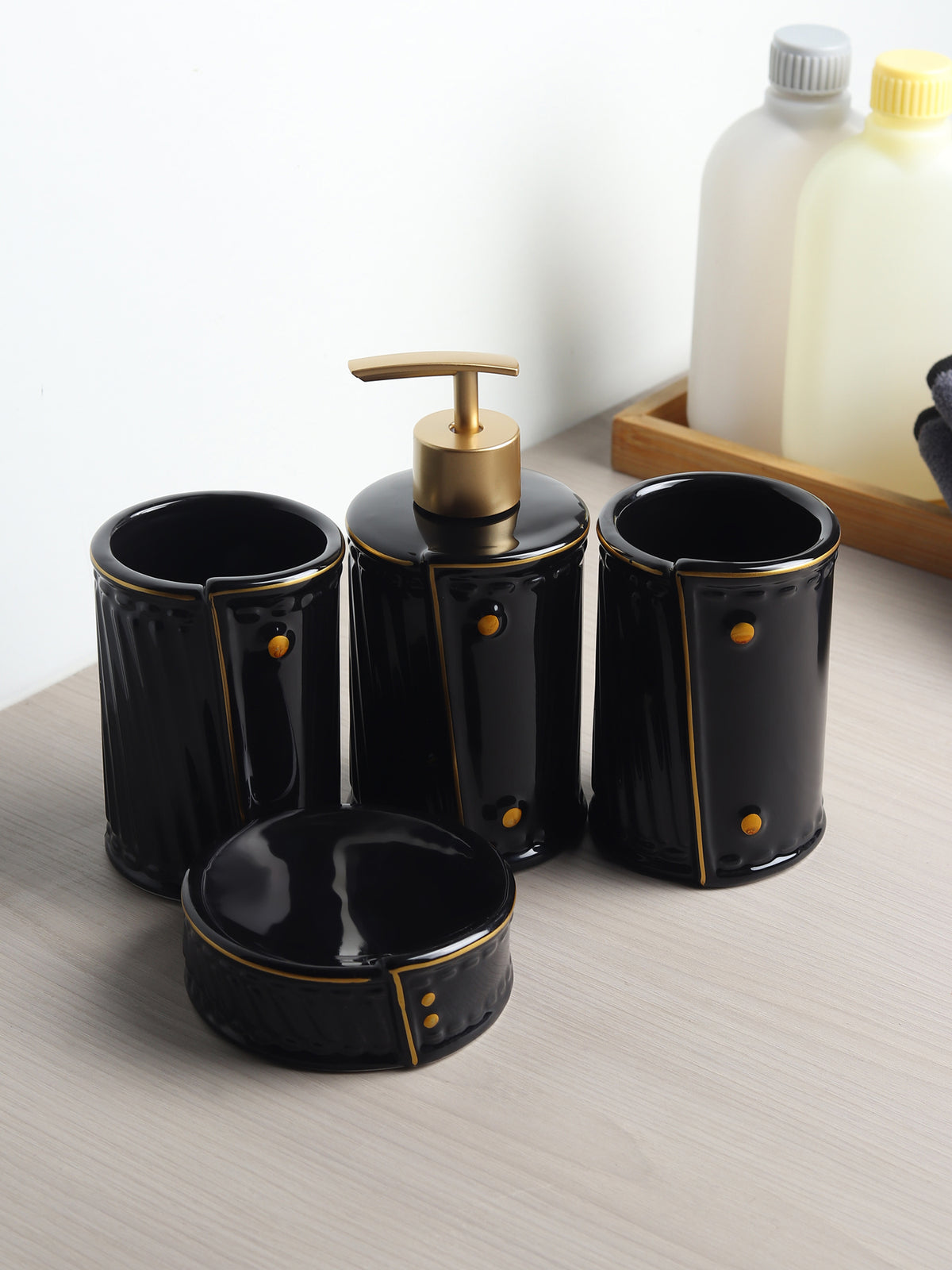 Dapper Bathroom Set of 4 Black