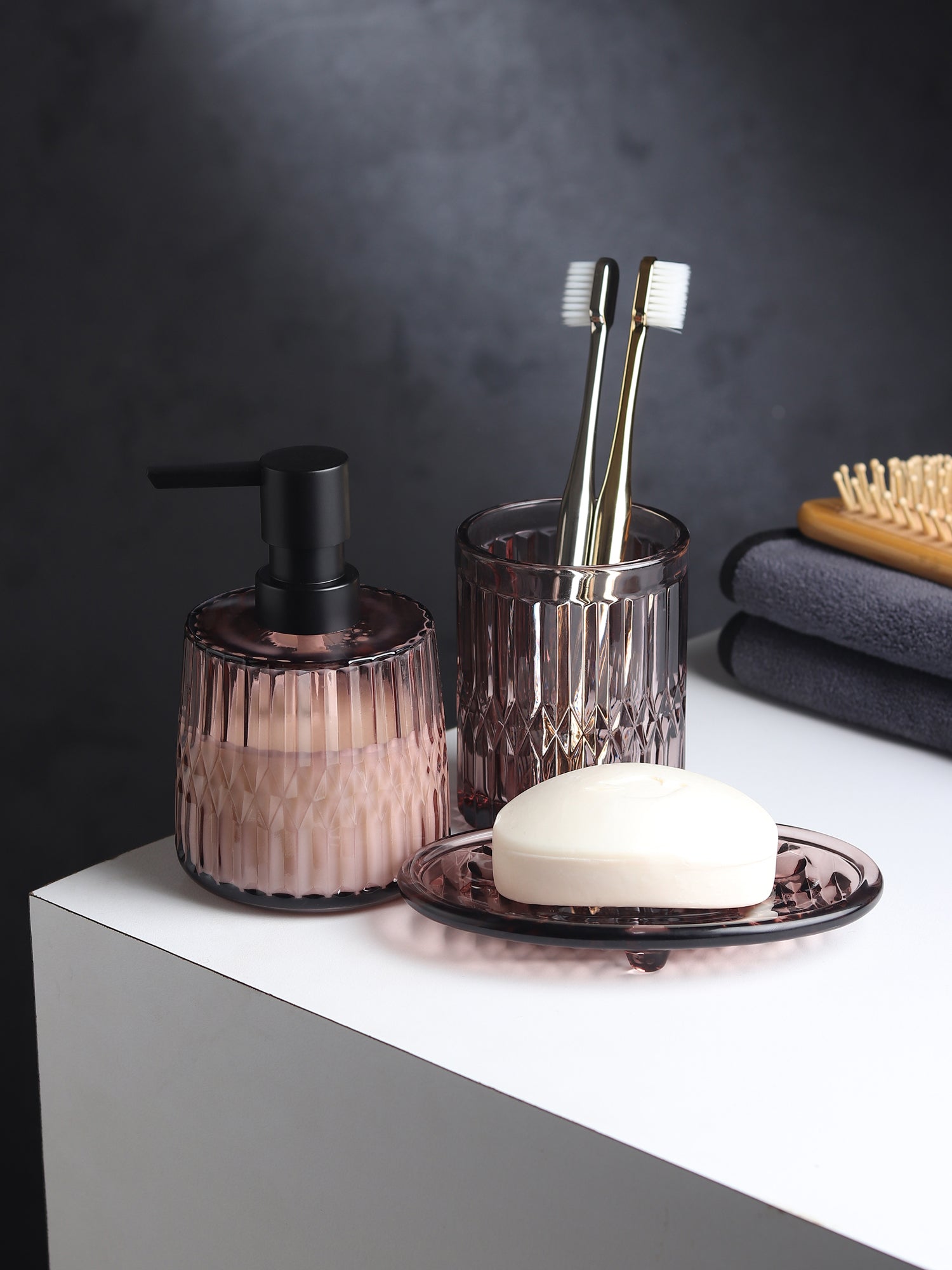Violetta Ribbed Bathroom Set