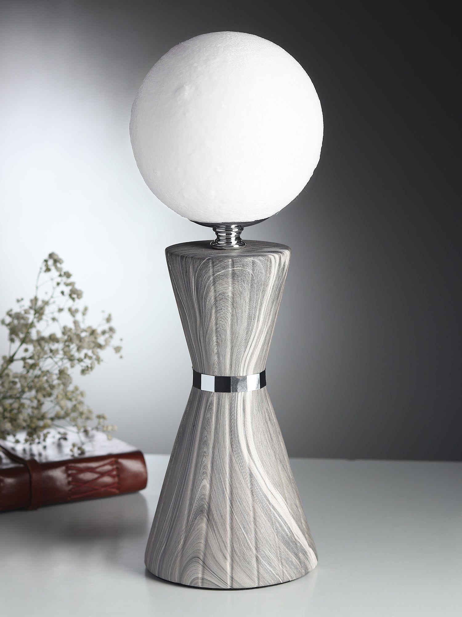 Sculpt Forme White Table Lamp