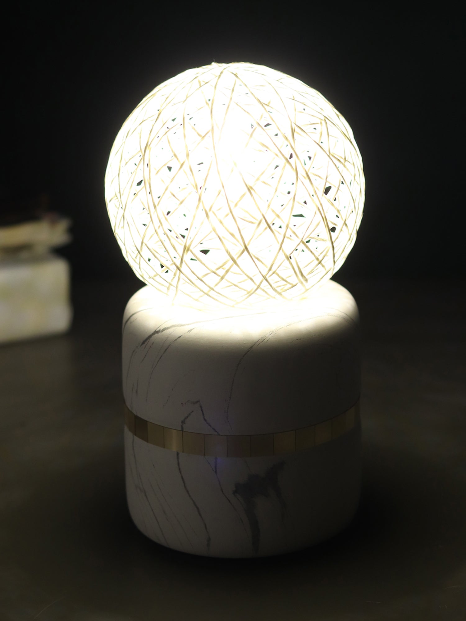 Weave Forme White Table Lamp