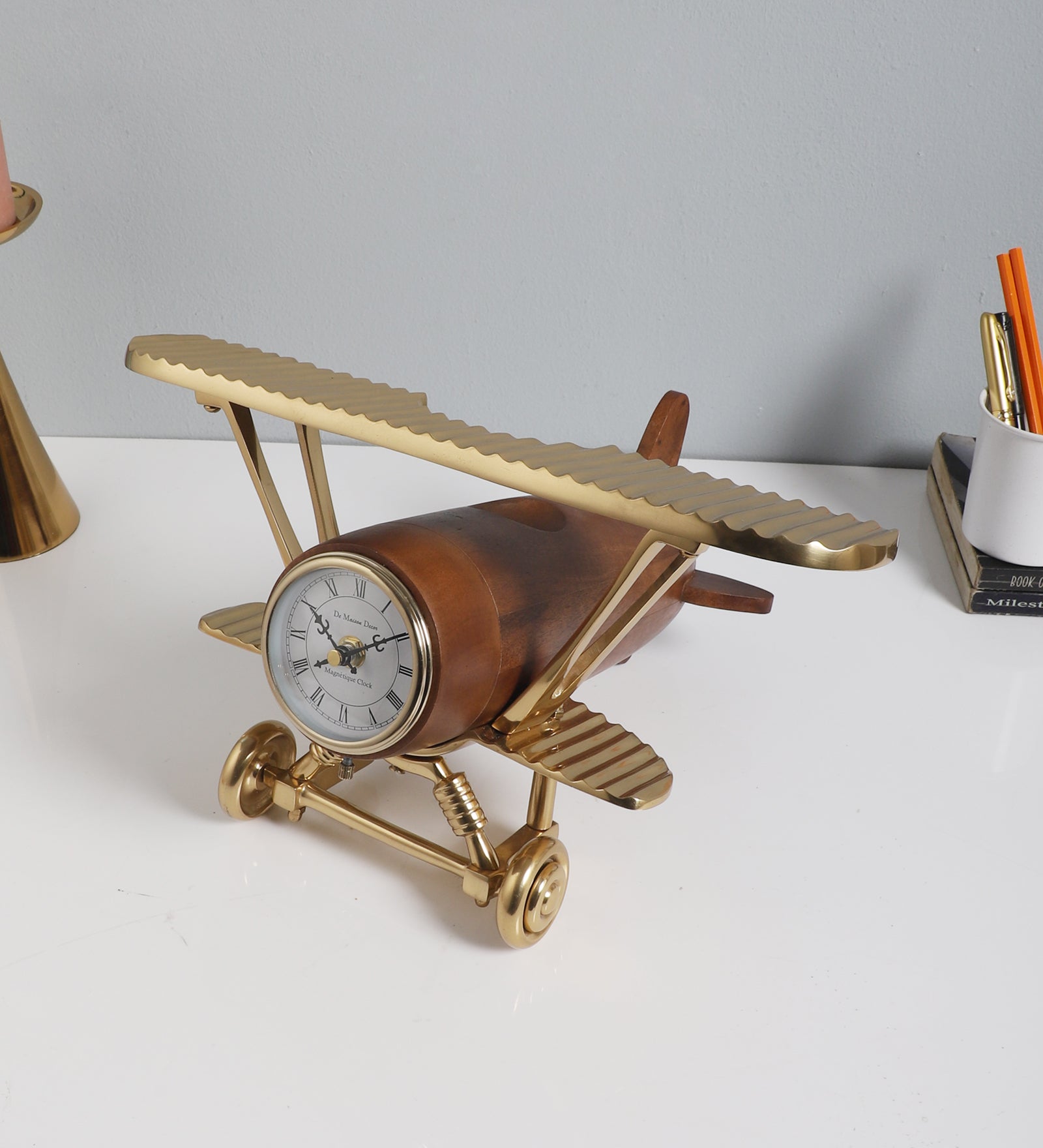 Meridian’s Sentinel table clock Gold