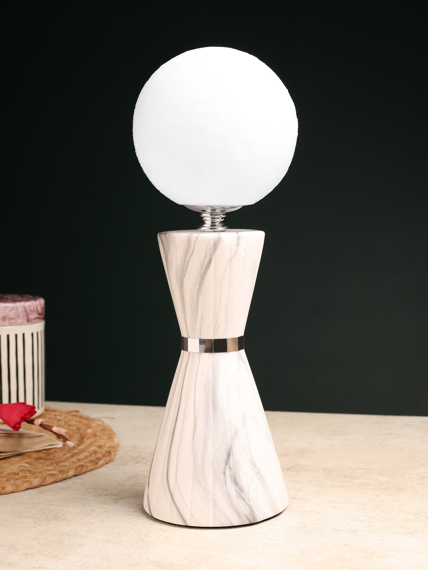 Slope Forme Grey Table lamp