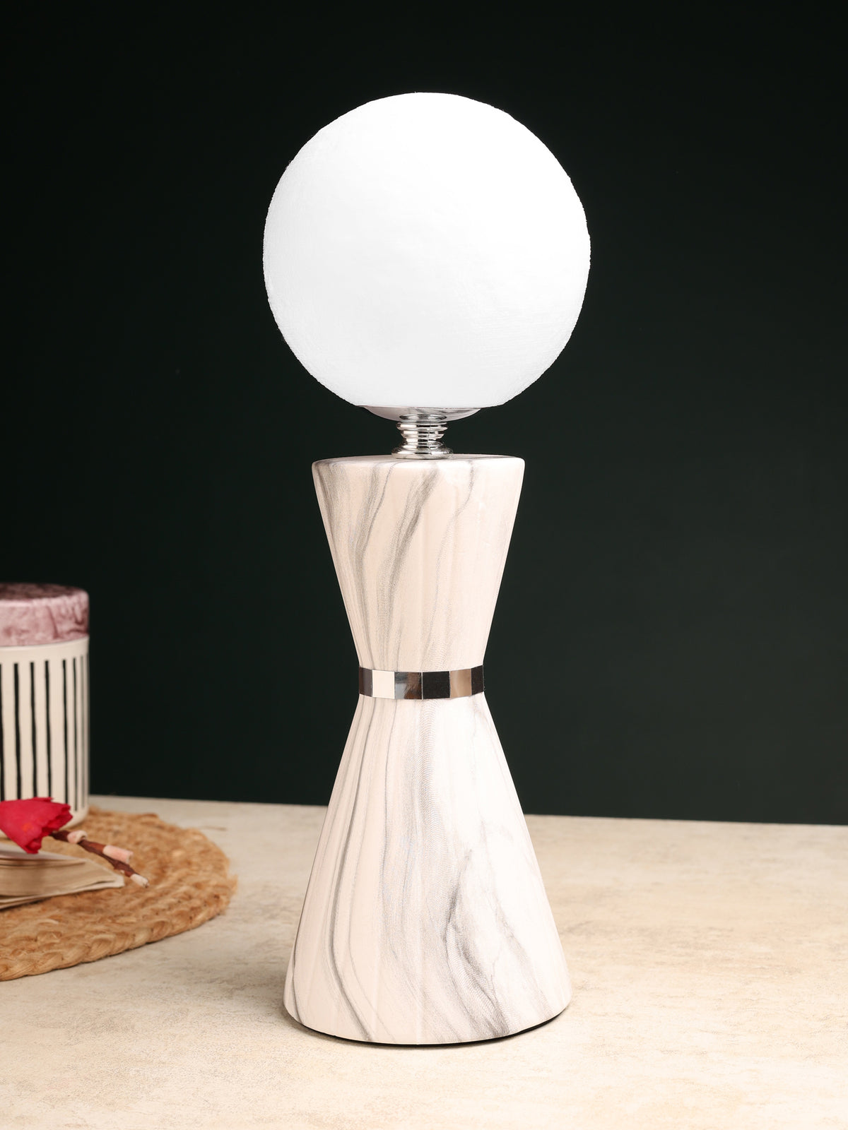 Sculpt Forme White Table Lamp