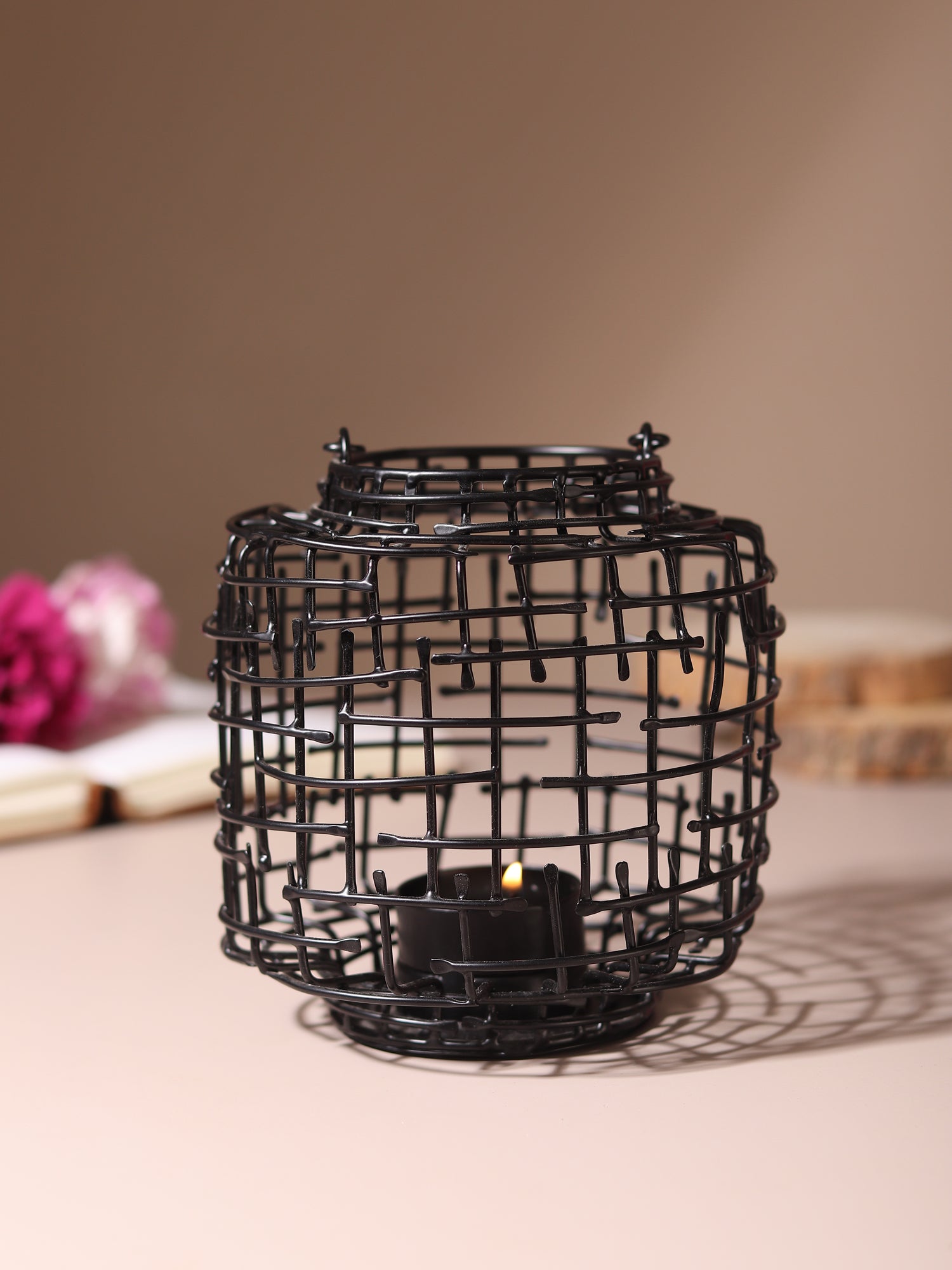 Basketweave Black T-light Holder