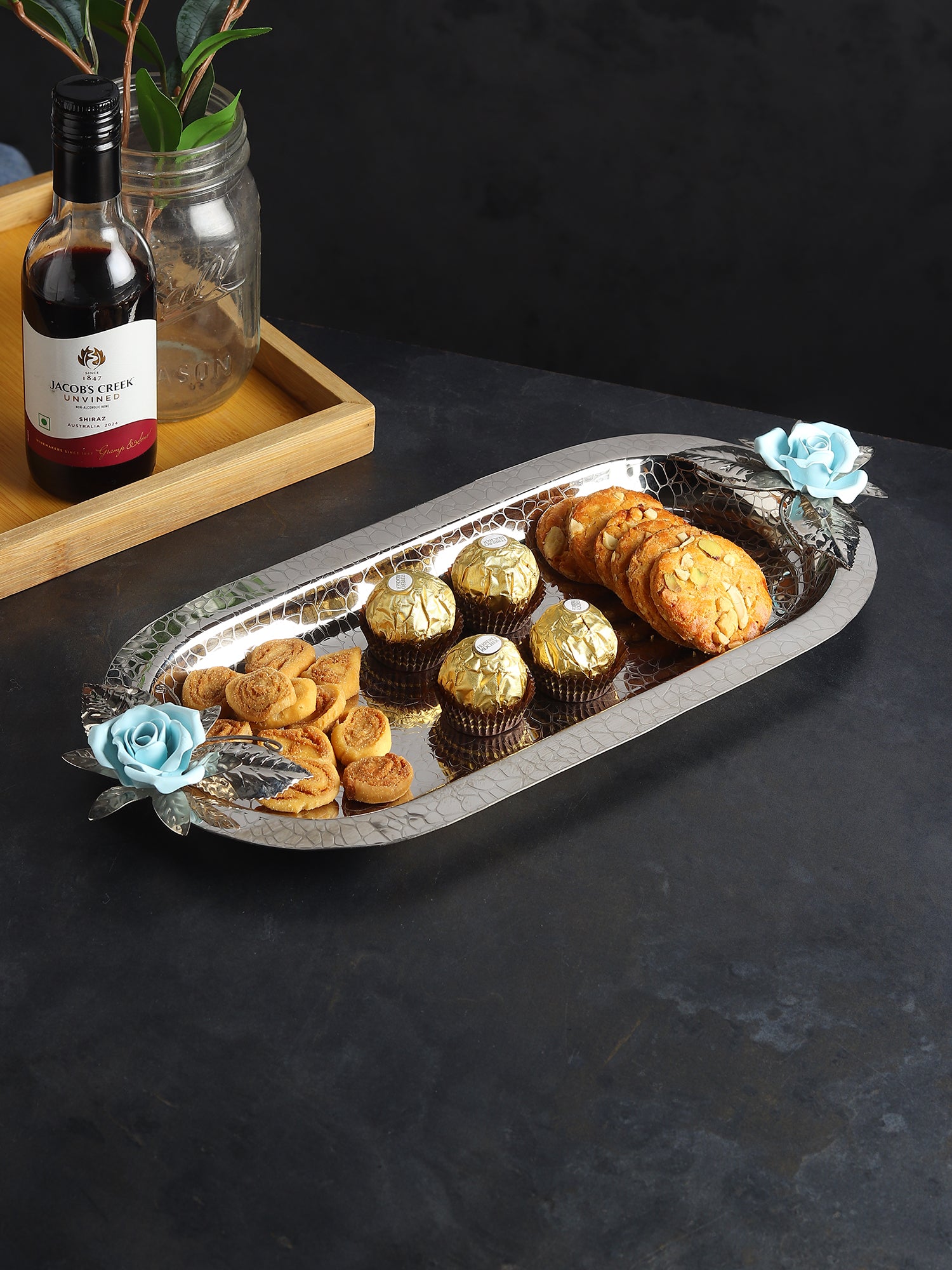 Petal Eclat Black Oval Tray