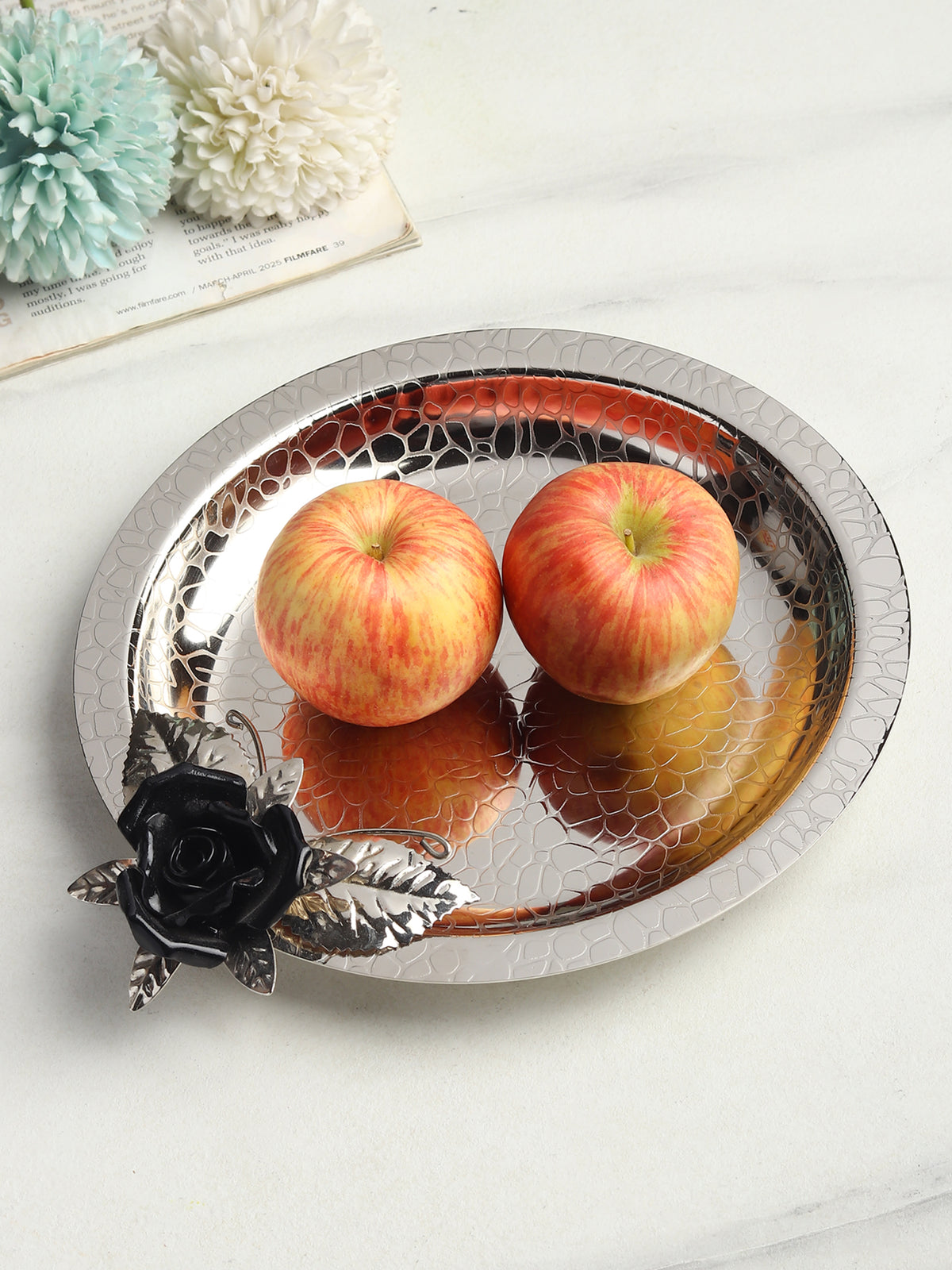 Petal Eclat Black Circle Plate