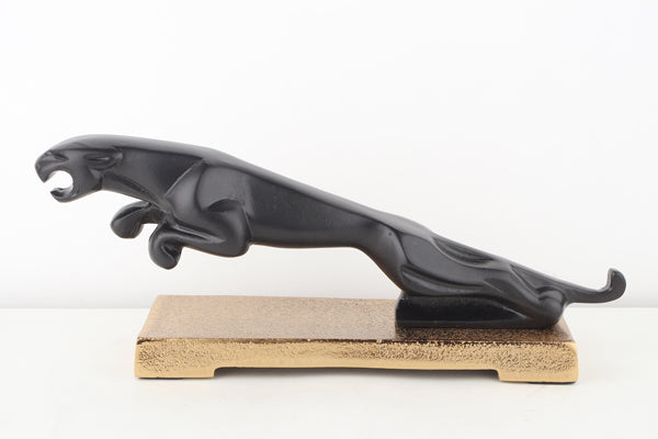 The panther's leap Sculpture