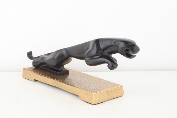 The panther's leap Sculpture