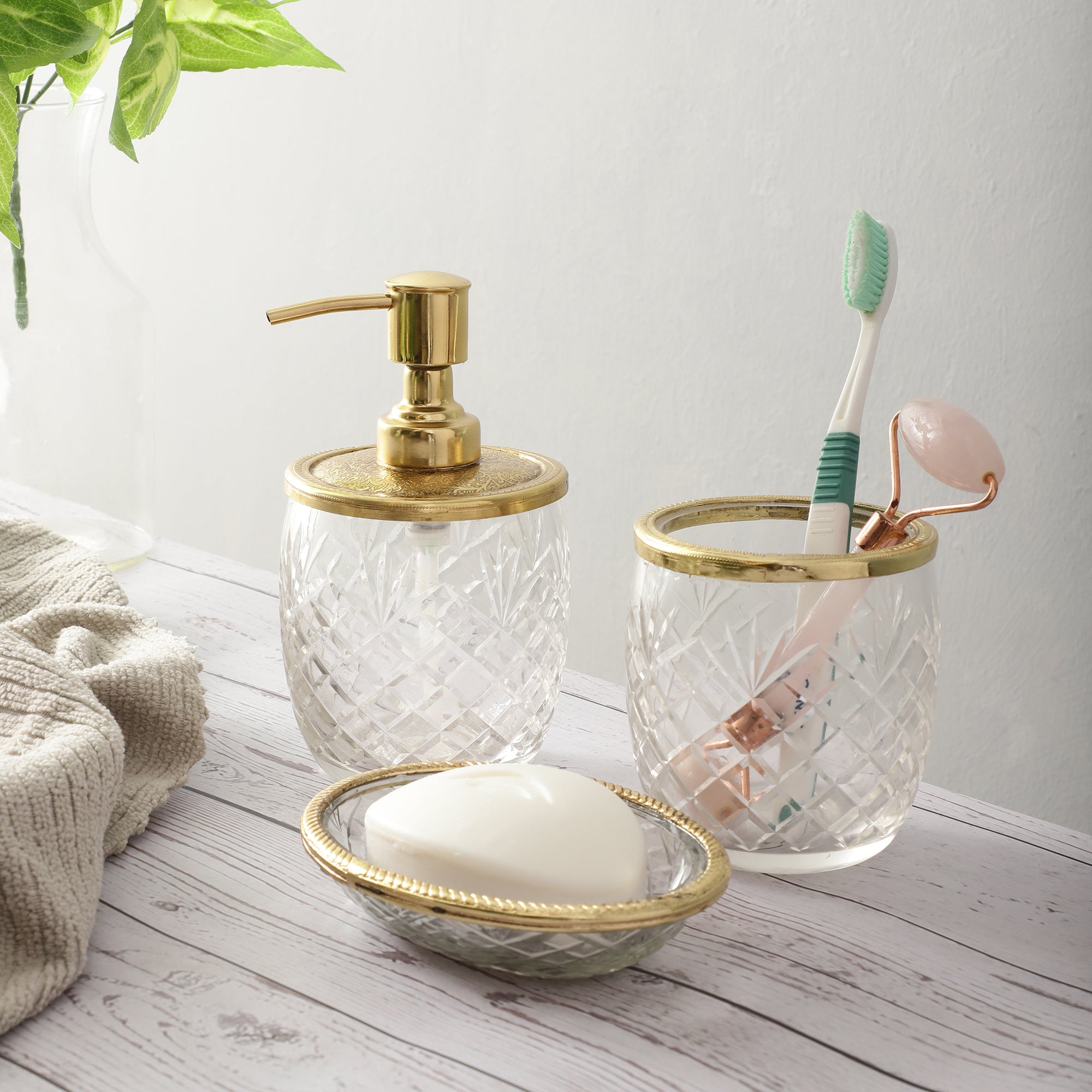 Astrid Crystal Cut Bathroom set