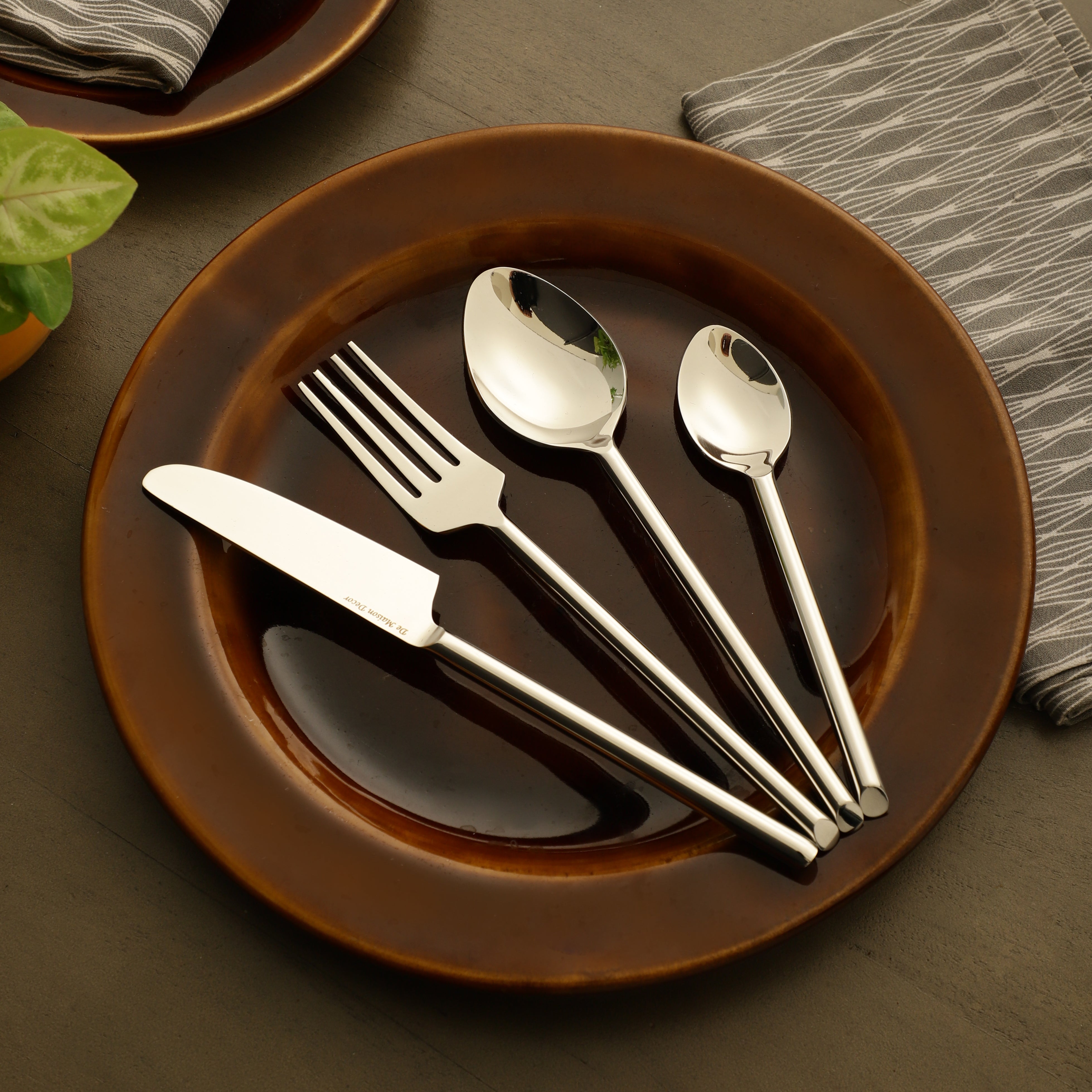 Sleek Cut Cutlery Set Silver