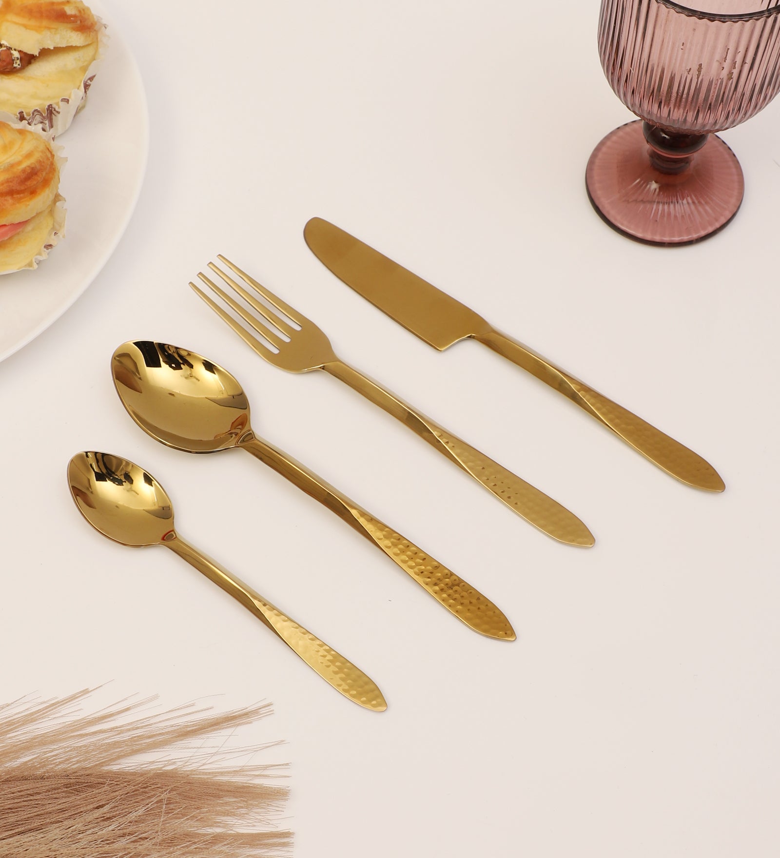 DUNE HAMMERED CUTLERY sET GOLD