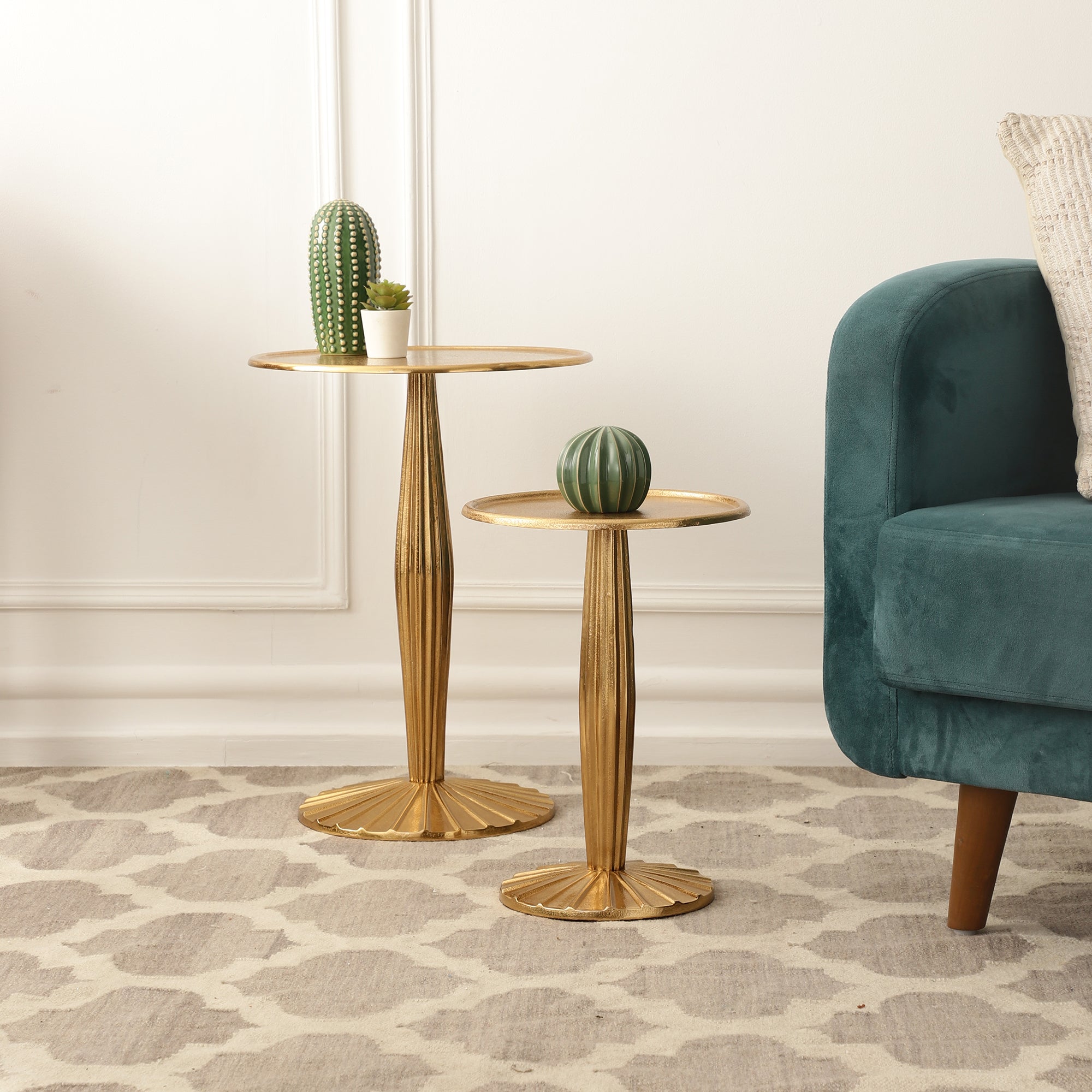 Side table, end table, accent table, sofa side table, bedside table, living room side table, modern end table, decorative side table, compact side table, corner table.