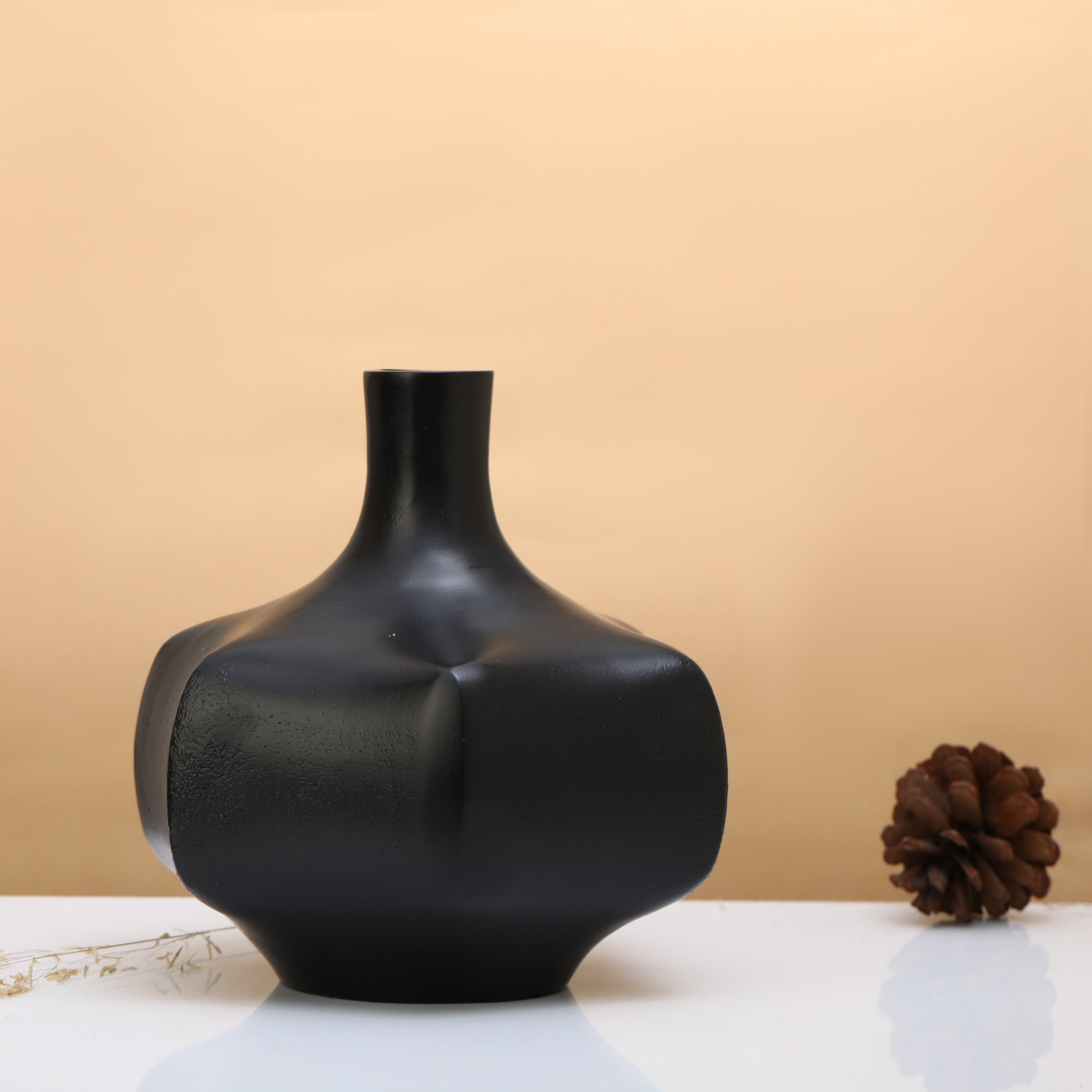 Planter,decorative Vase & Planter ,Table vase, metal Vase, decorative tabletop vase,living room planter